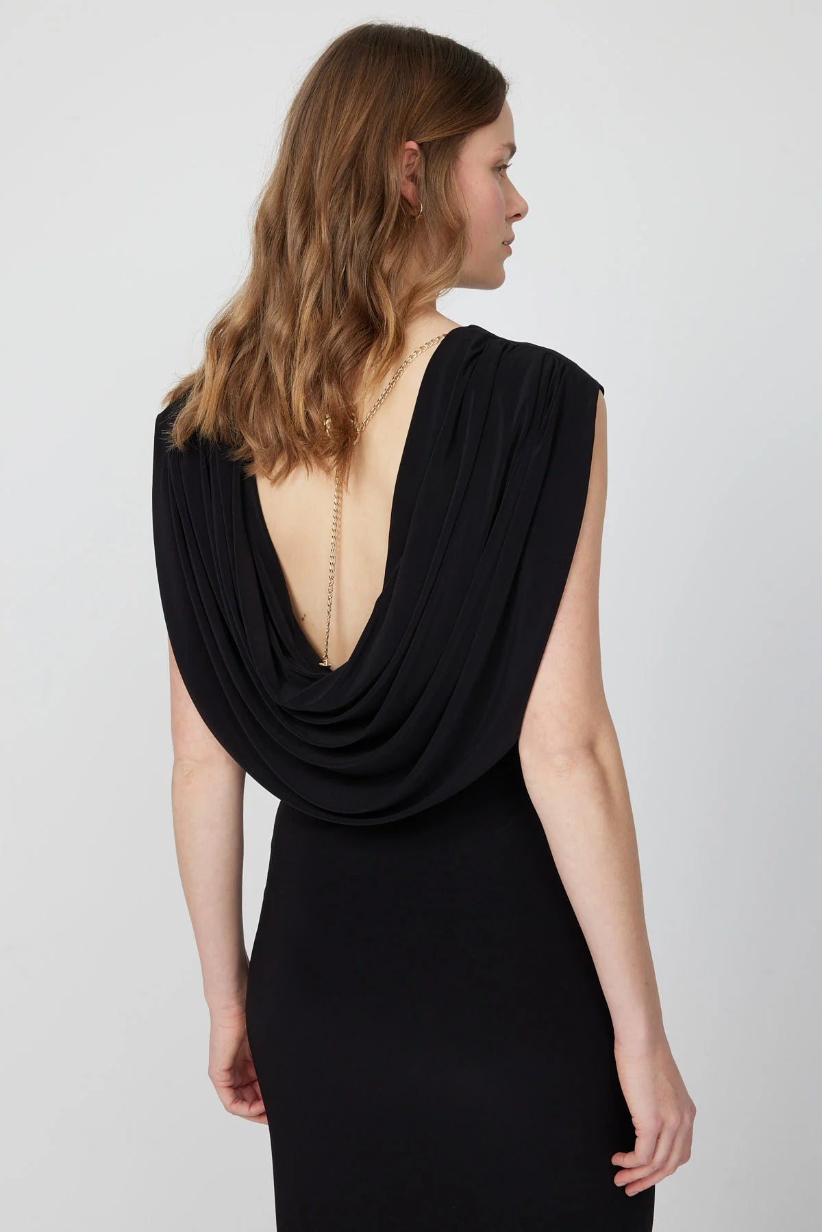 فستان ميدي أسود نسائي بتفاصيل ظهر منسدلة