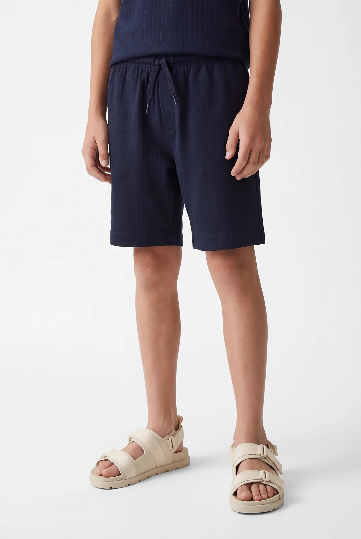 طقم أساسي للأولاد مكون من قطعتين