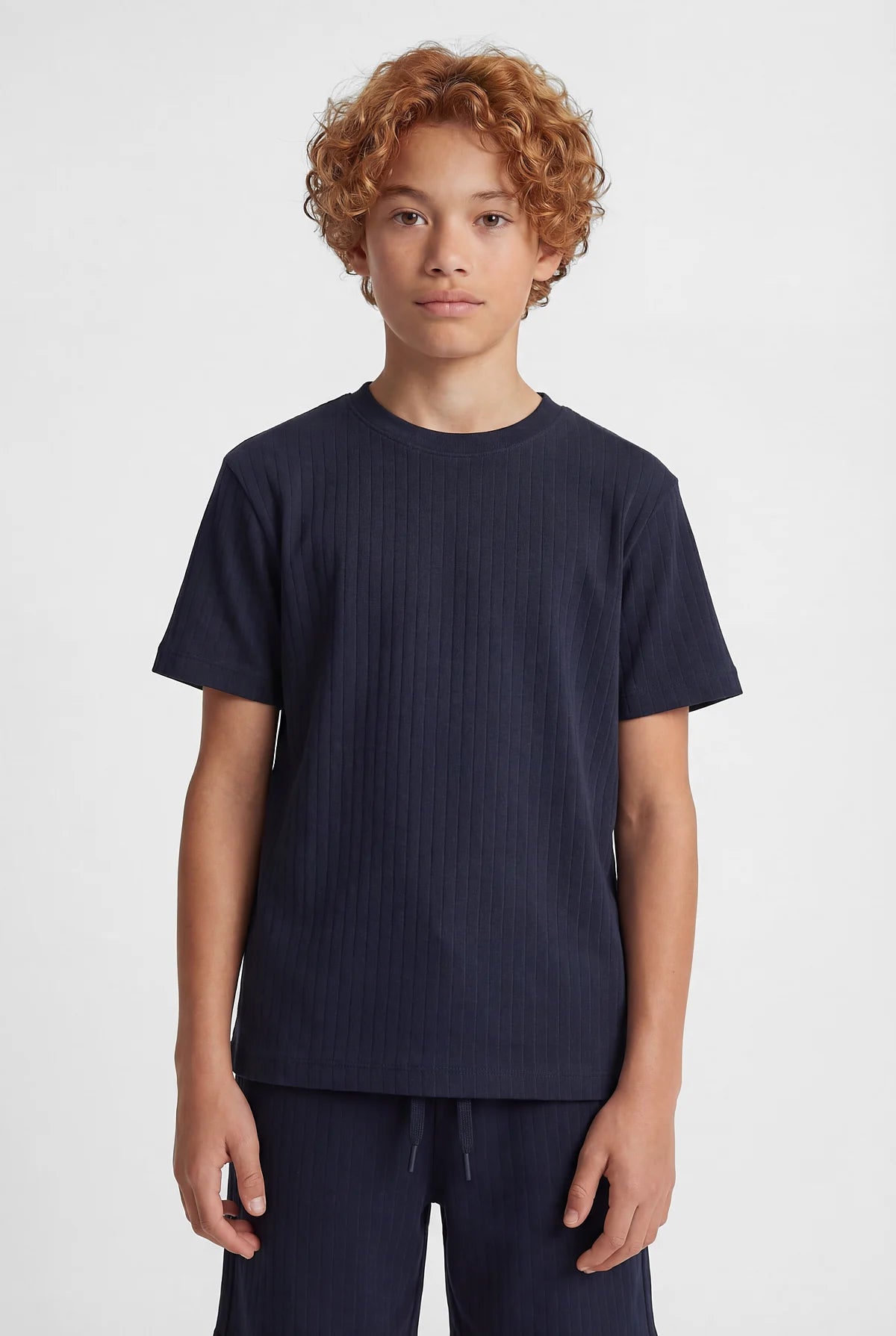 طقم أساسي للأولاد مكون من قطعتين