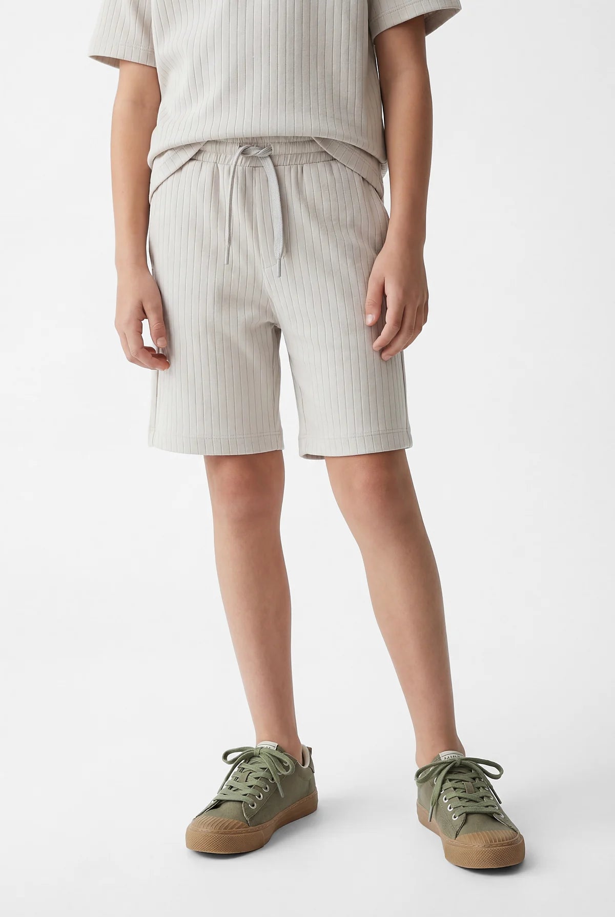 طقم أساسي للأولاد مكون من قطعتين