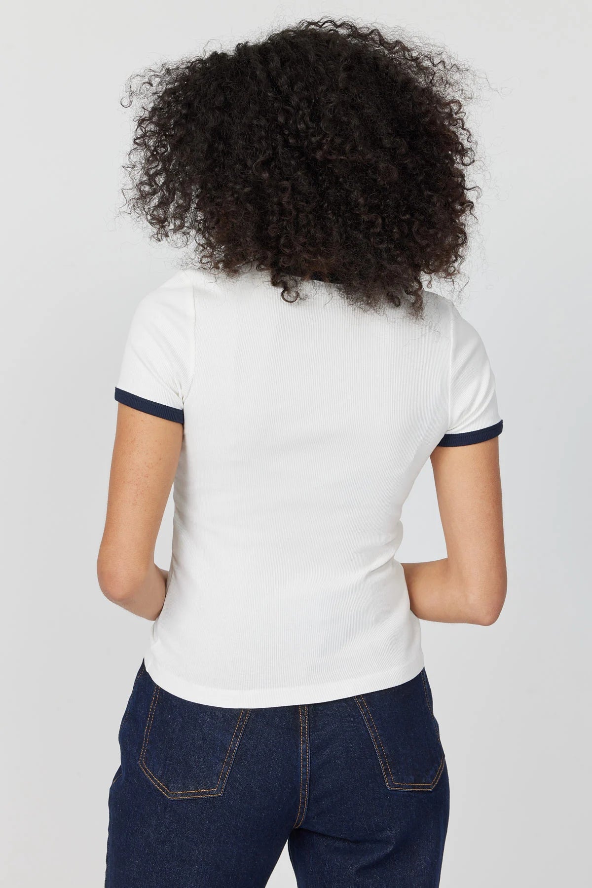 تيشيرت نسائي مضلع