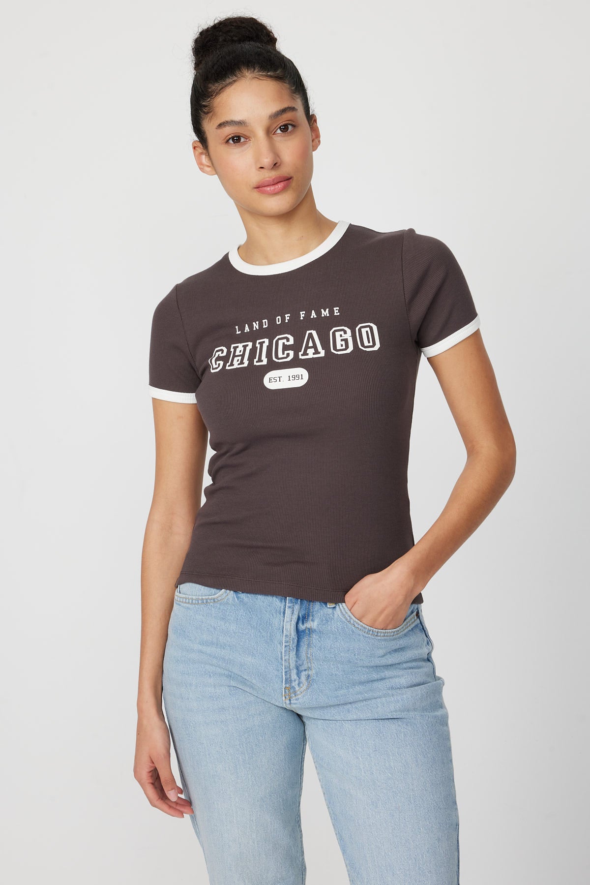 تيشيرت نسائي مضلع