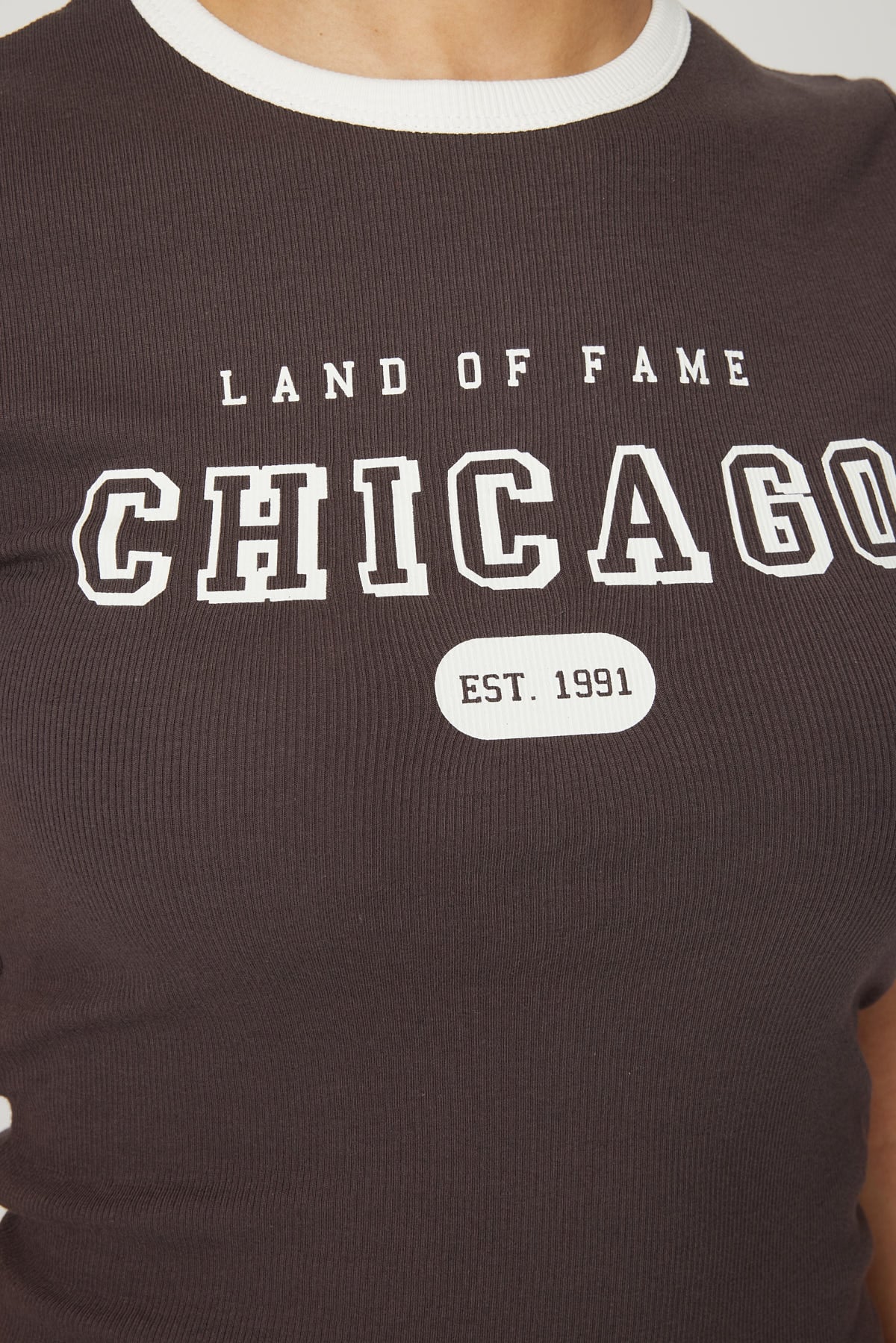 تيشيرت نسائي مضلع