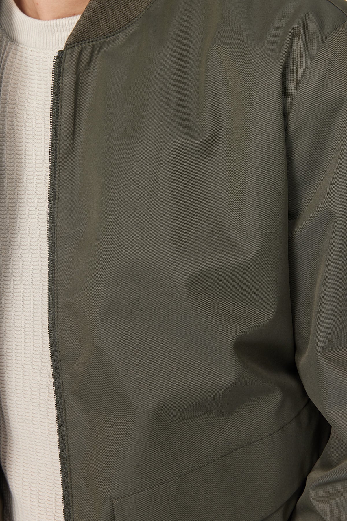 چاکەتی وەرزی پیاوان