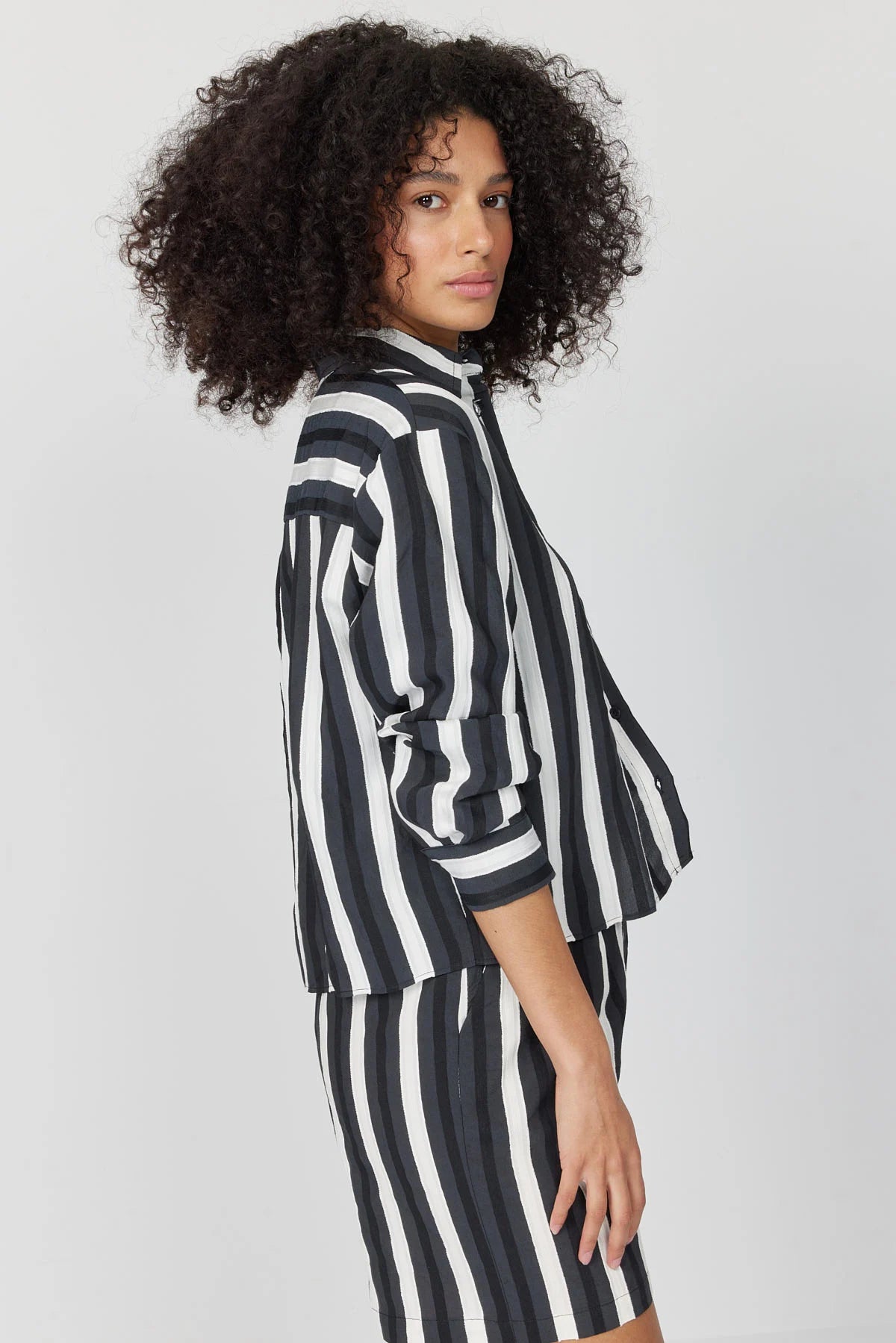 کراسی ڕەنگاوڕەنگی ئافرەتان