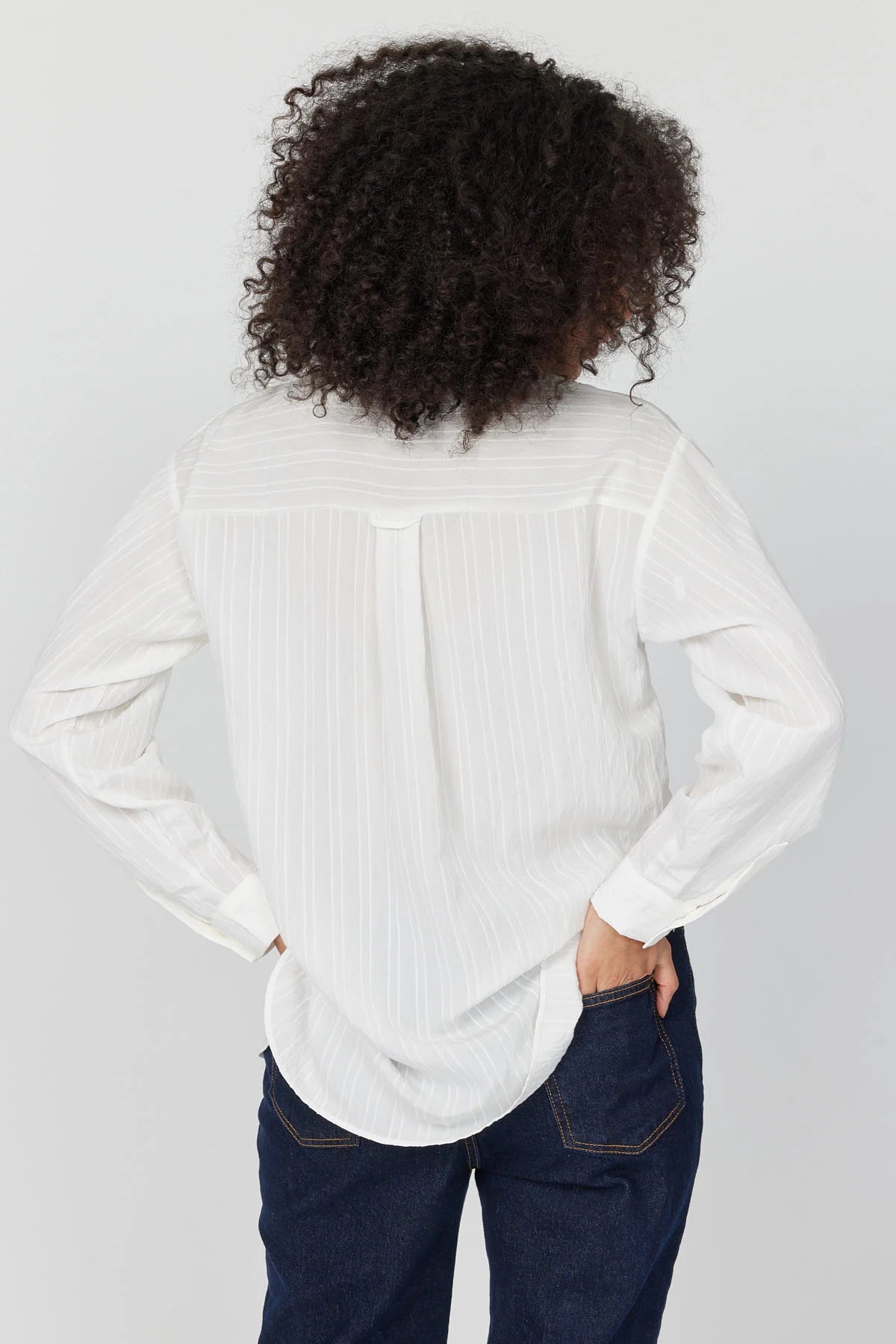 کراسێکی ڕەنگاوڕەنگی ئافرەتان