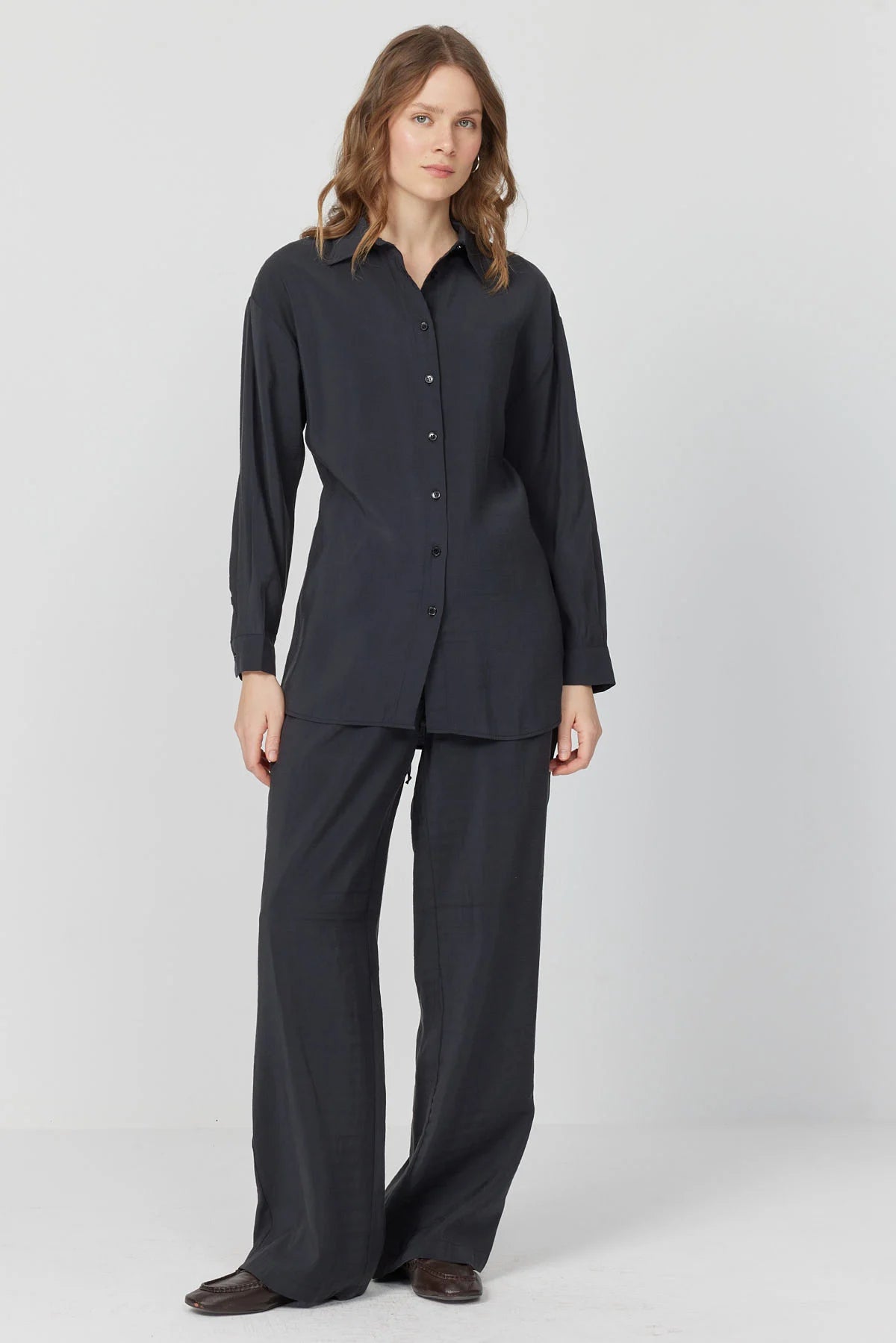 کراسی ئافرەتان بە وردەکاری کراواتەوە