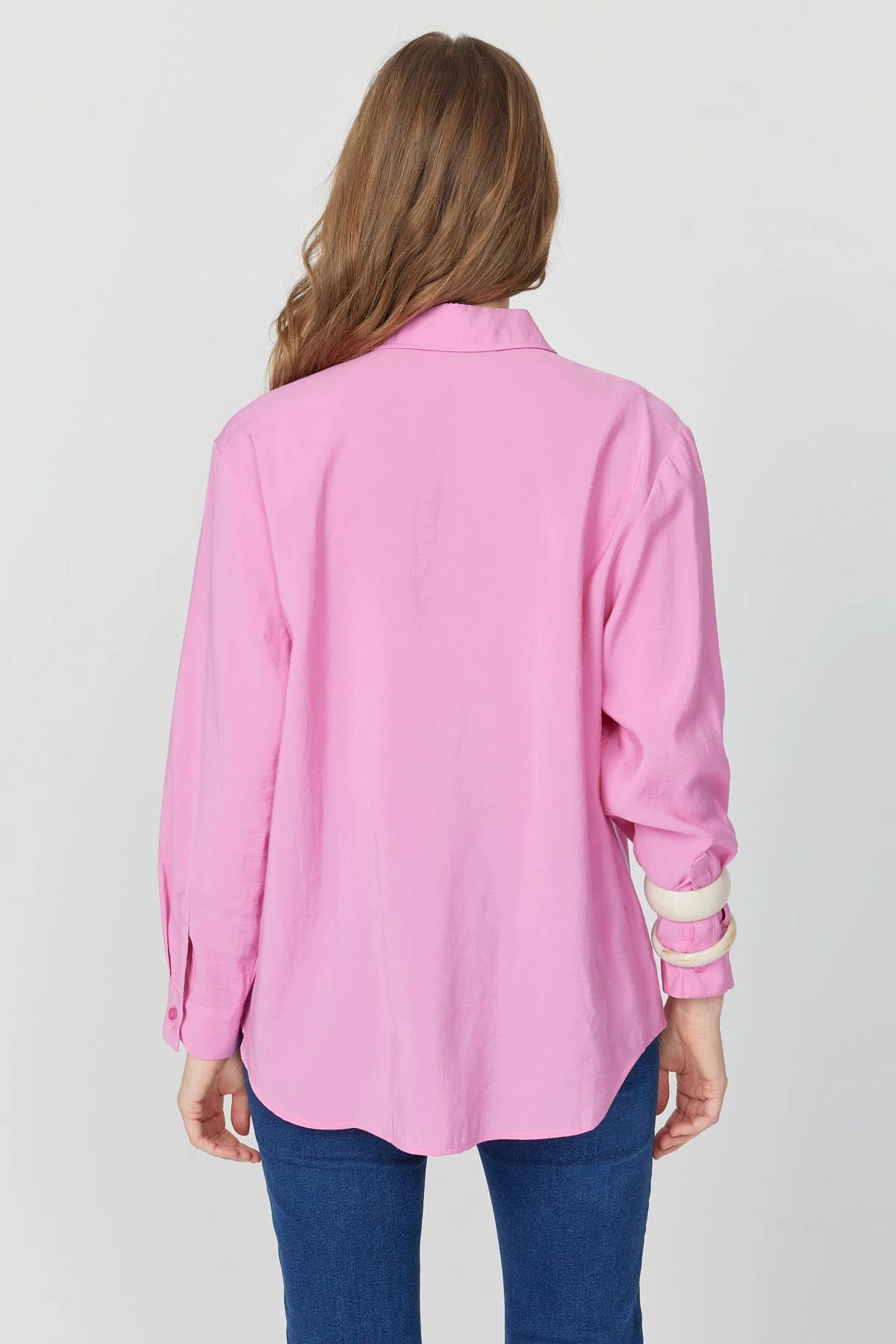 کراسێکی نەرم و ڕەنگی ئافرەتان