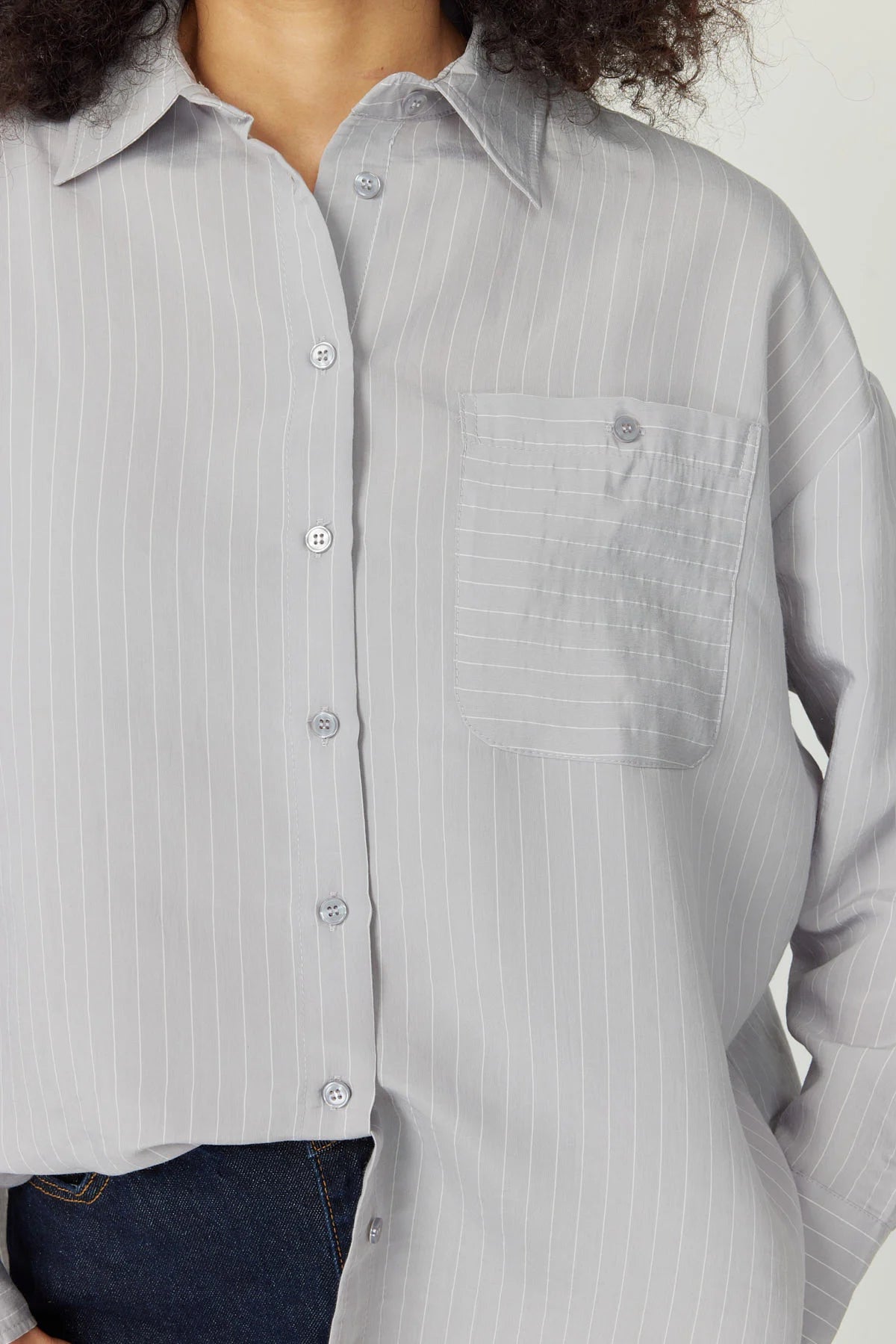 کراسێکی ڕەنگاوڕەنگی ئافرەتان