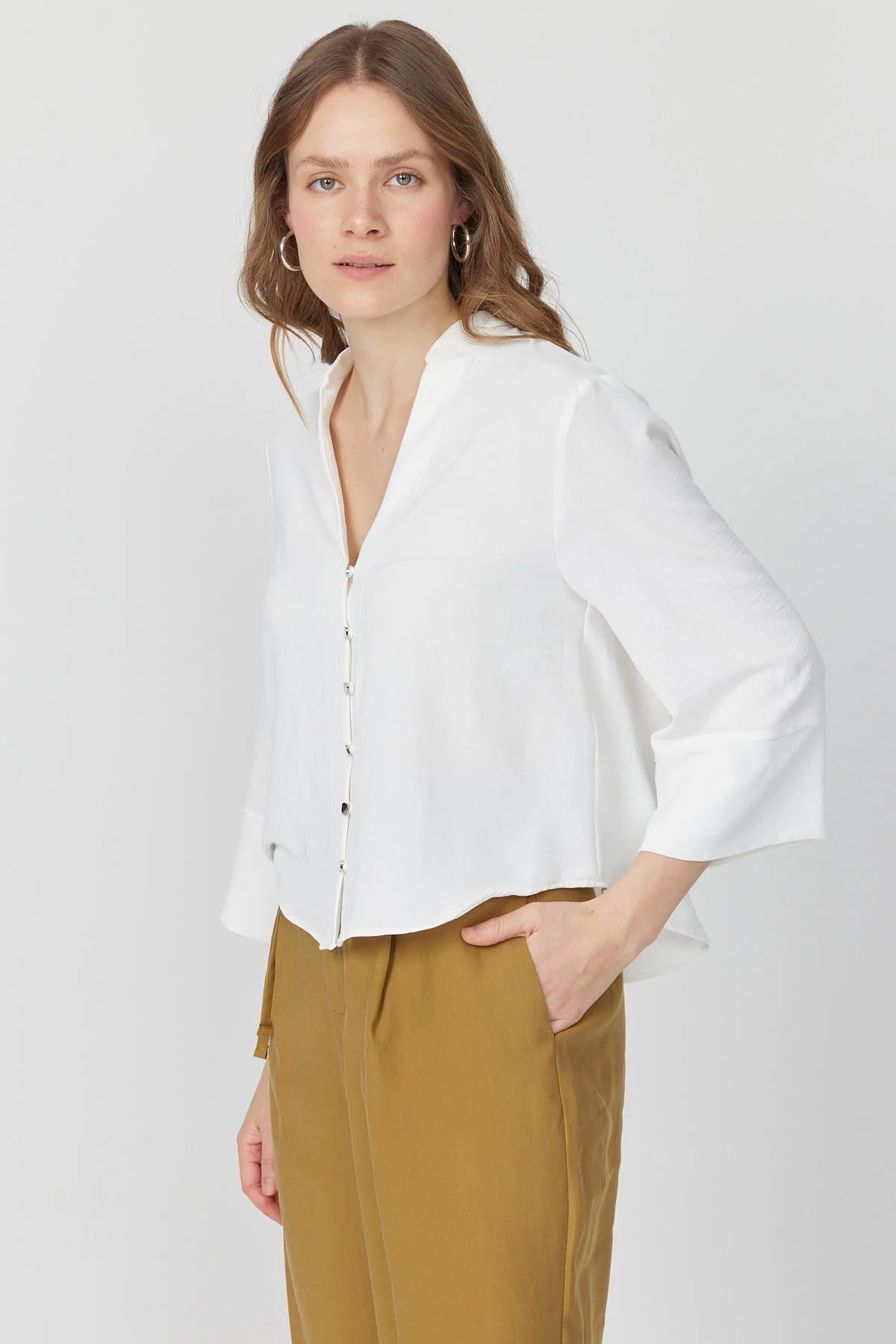 بلوزی کۆلارە ماندارین بۆ ئافرەتان