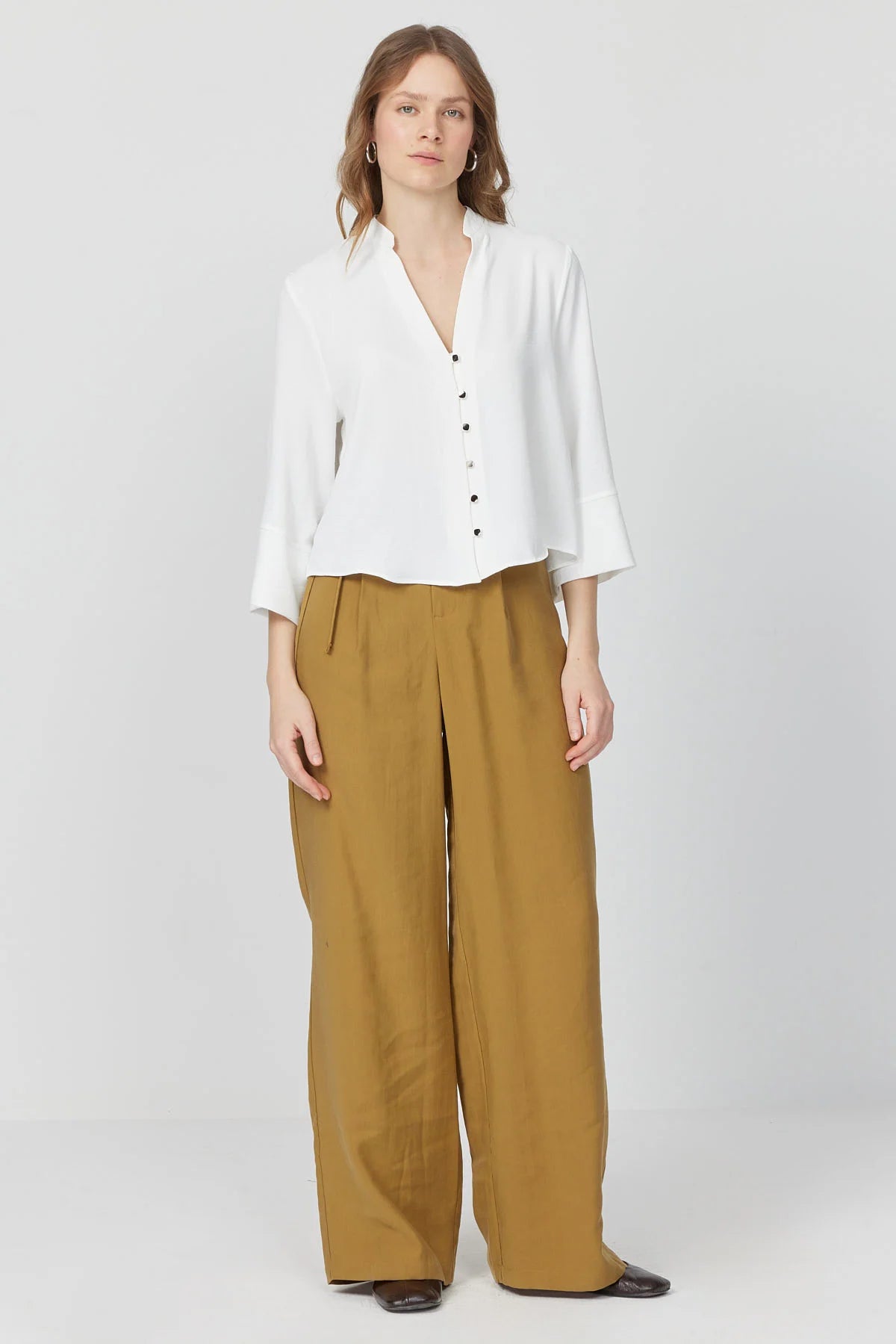 بلوزی کۆلارە ماندارین بۆ ئافرەتان