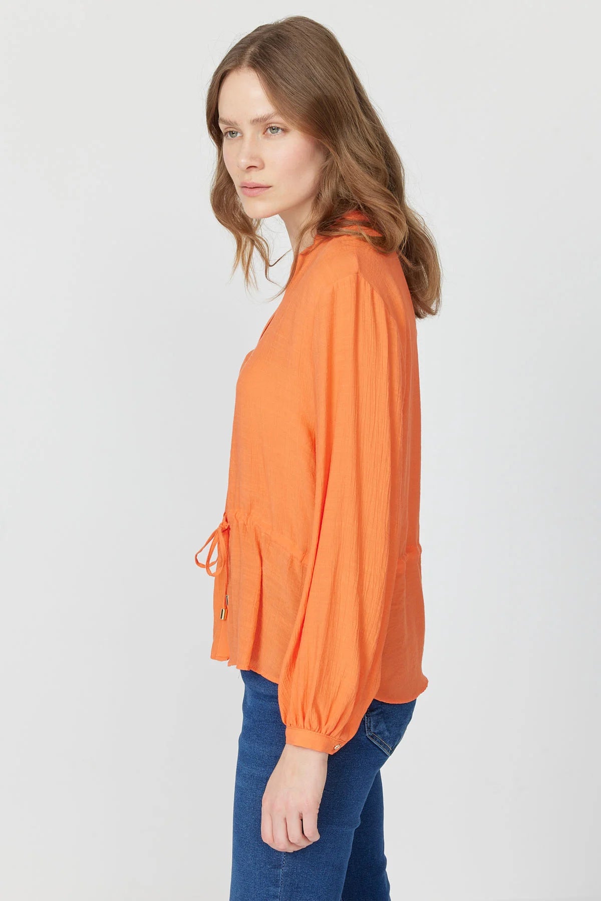 بلوزی کەمەر بە کۆلارە ماندارین بۆ ئافرەتان