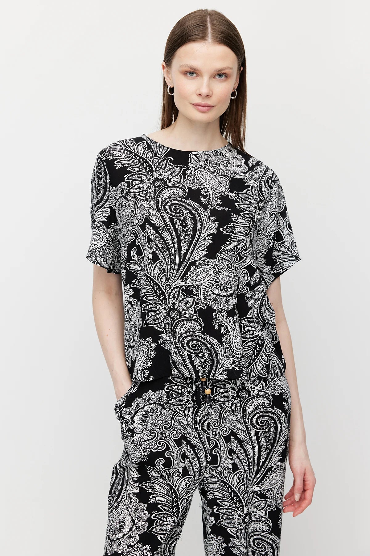 Women's Tight-Tie Patterned Blouse