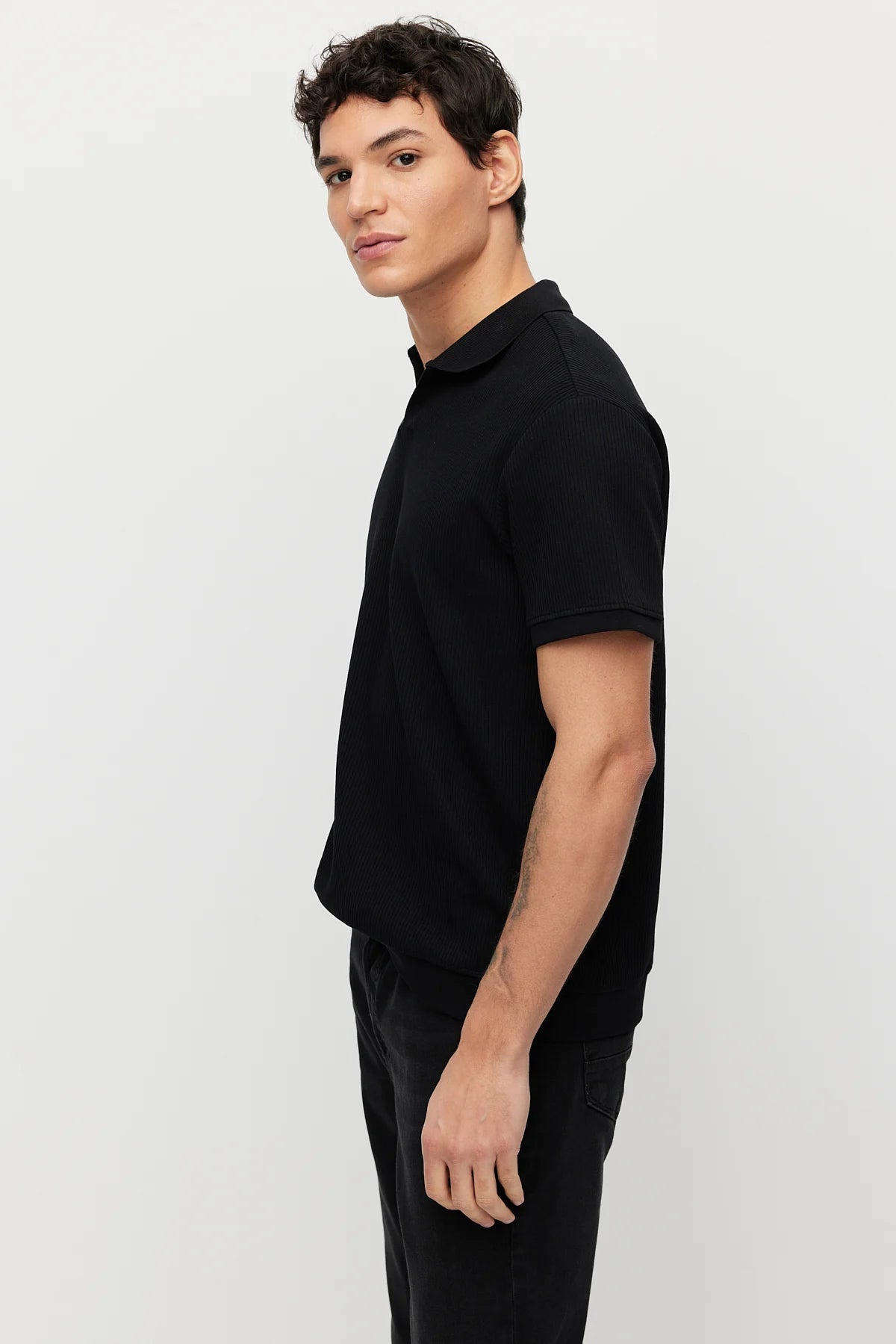 Men's Textured Collar T-shirt