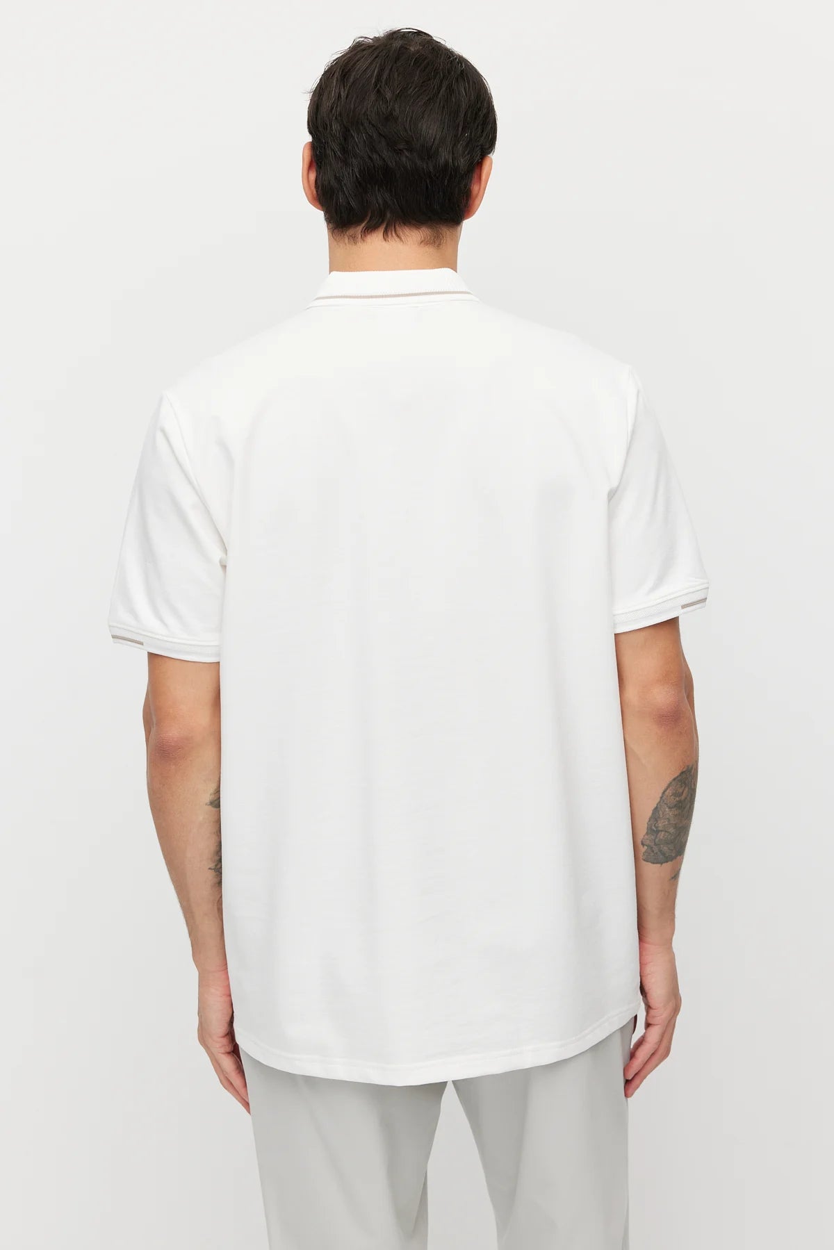 Men's Button-Down Collar T-shirt with Contrasting Color Details