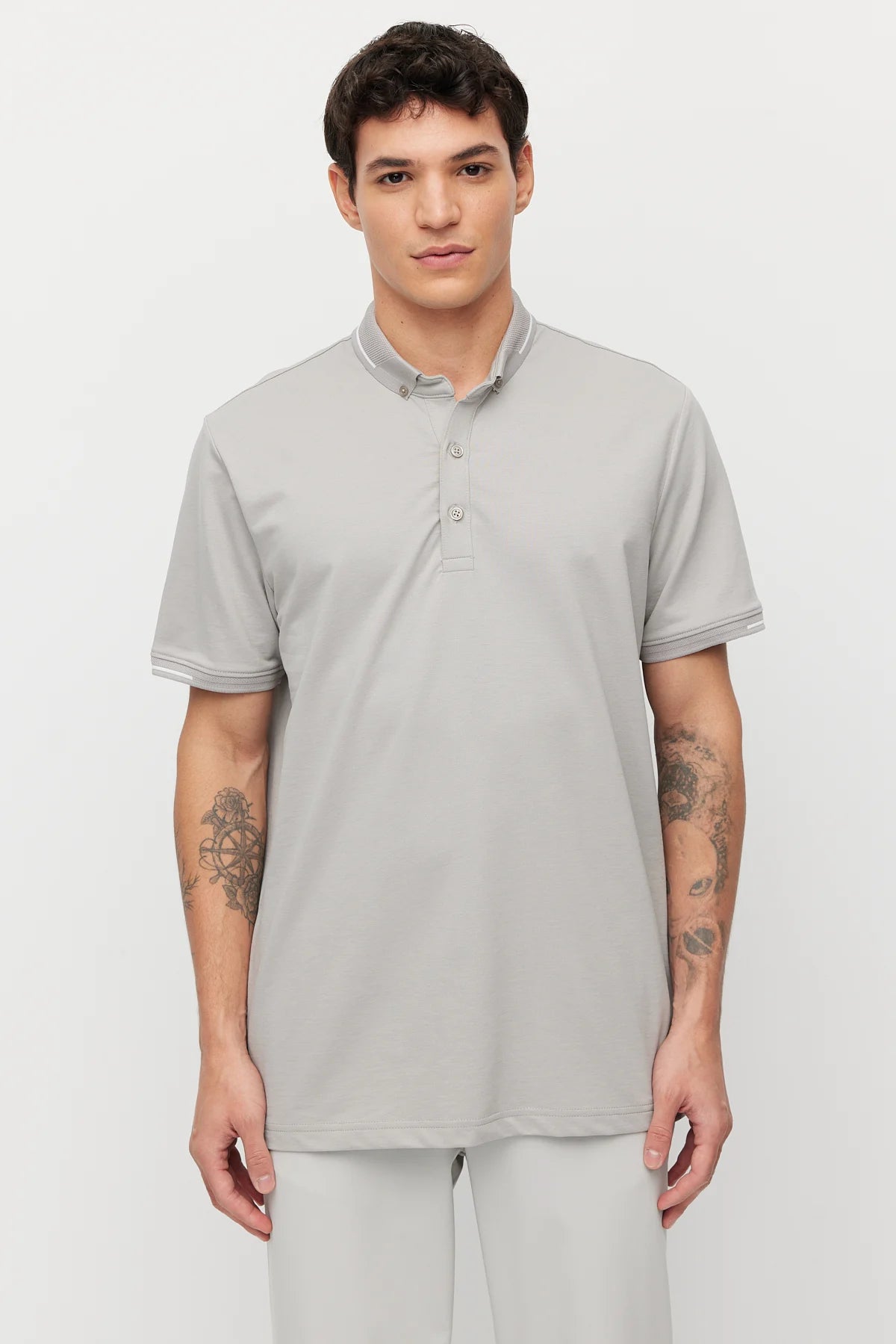 Men's Button-Down Collar T-shirt with Contrasting Color Details