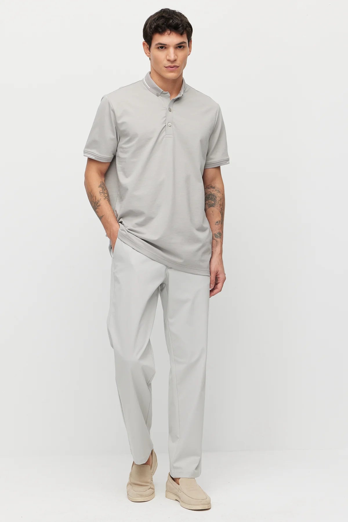 Men's Button-Down Collar T-shirt with Contrasting Color Details