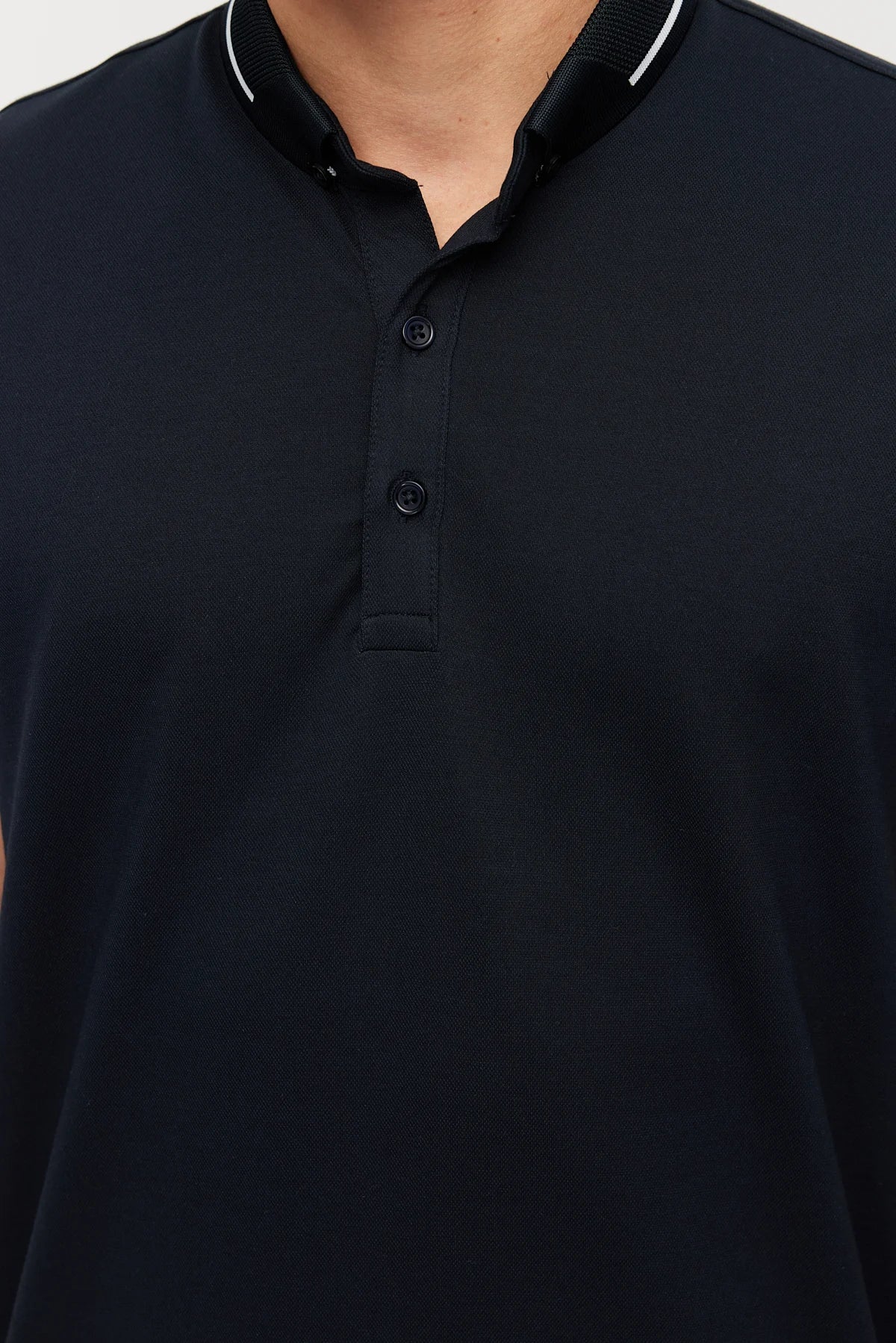 Men's Button-Down Collar T-shirt with Contrasting Color Details