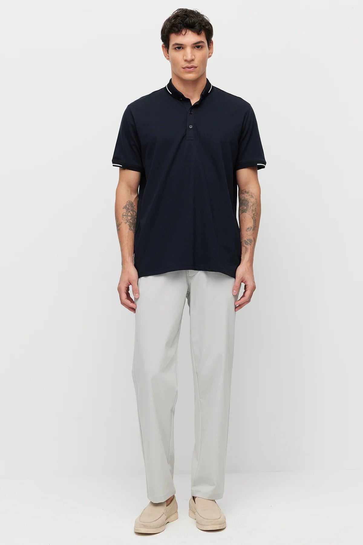 Men's Button-Down Collar T-shirt with Contrasting Color Details