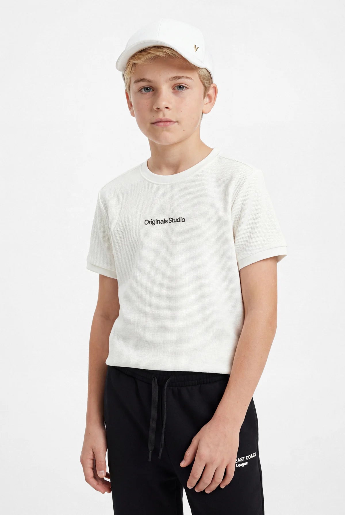 تيشيرت للأولاد بنقشة مميزة وطبعة نصية