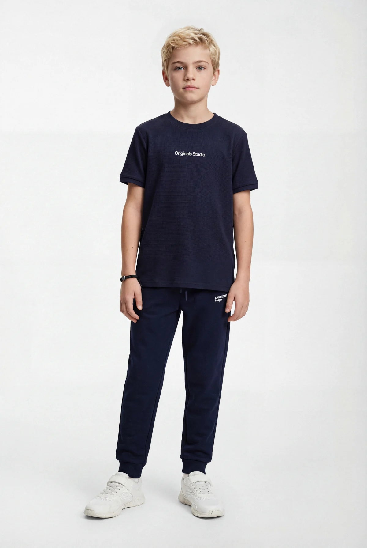 تيشيرت للأولاد بنقشة مميزة وطبعة نصية