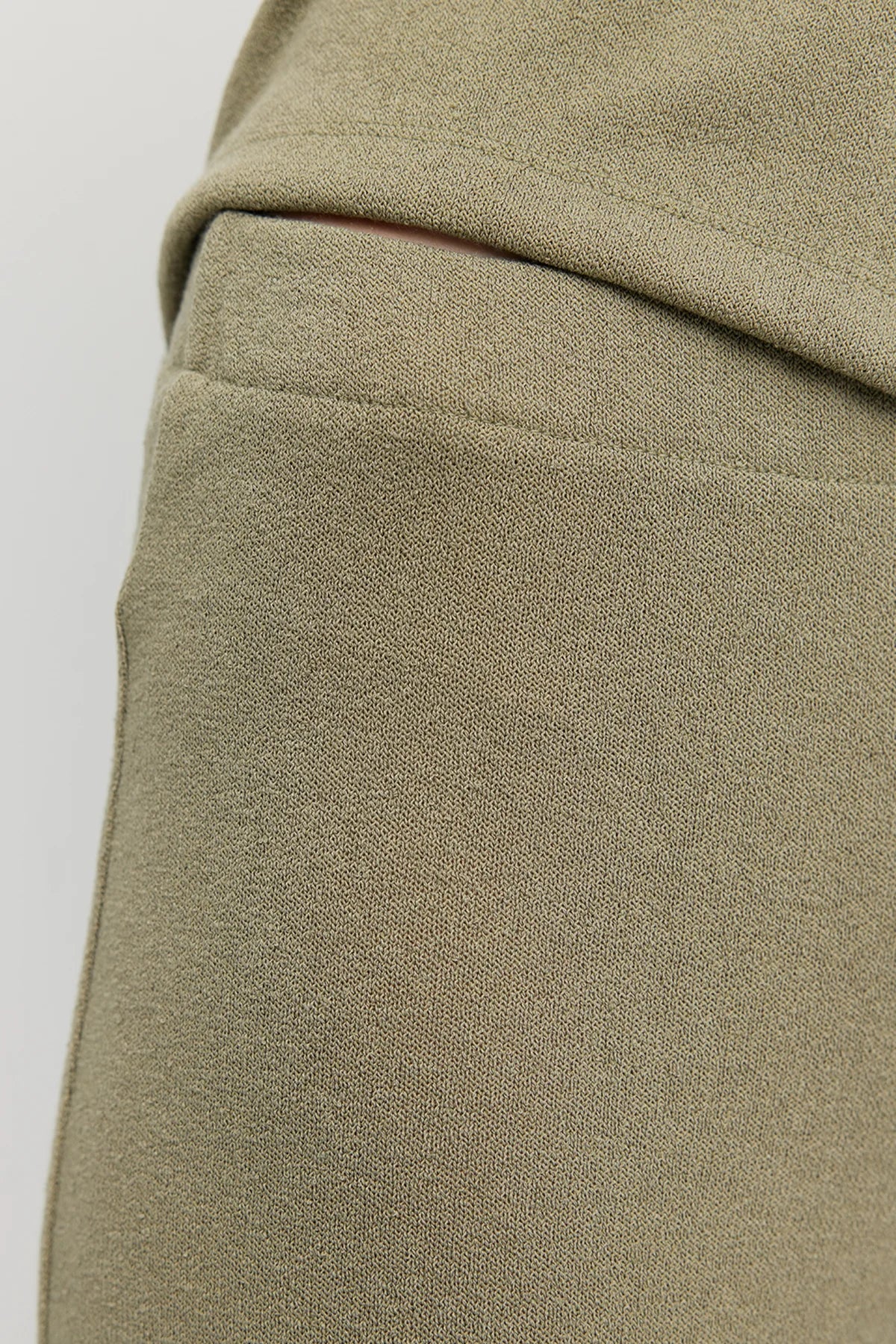 Women's Elastic Waist Relaxed Fit Textured Trousers