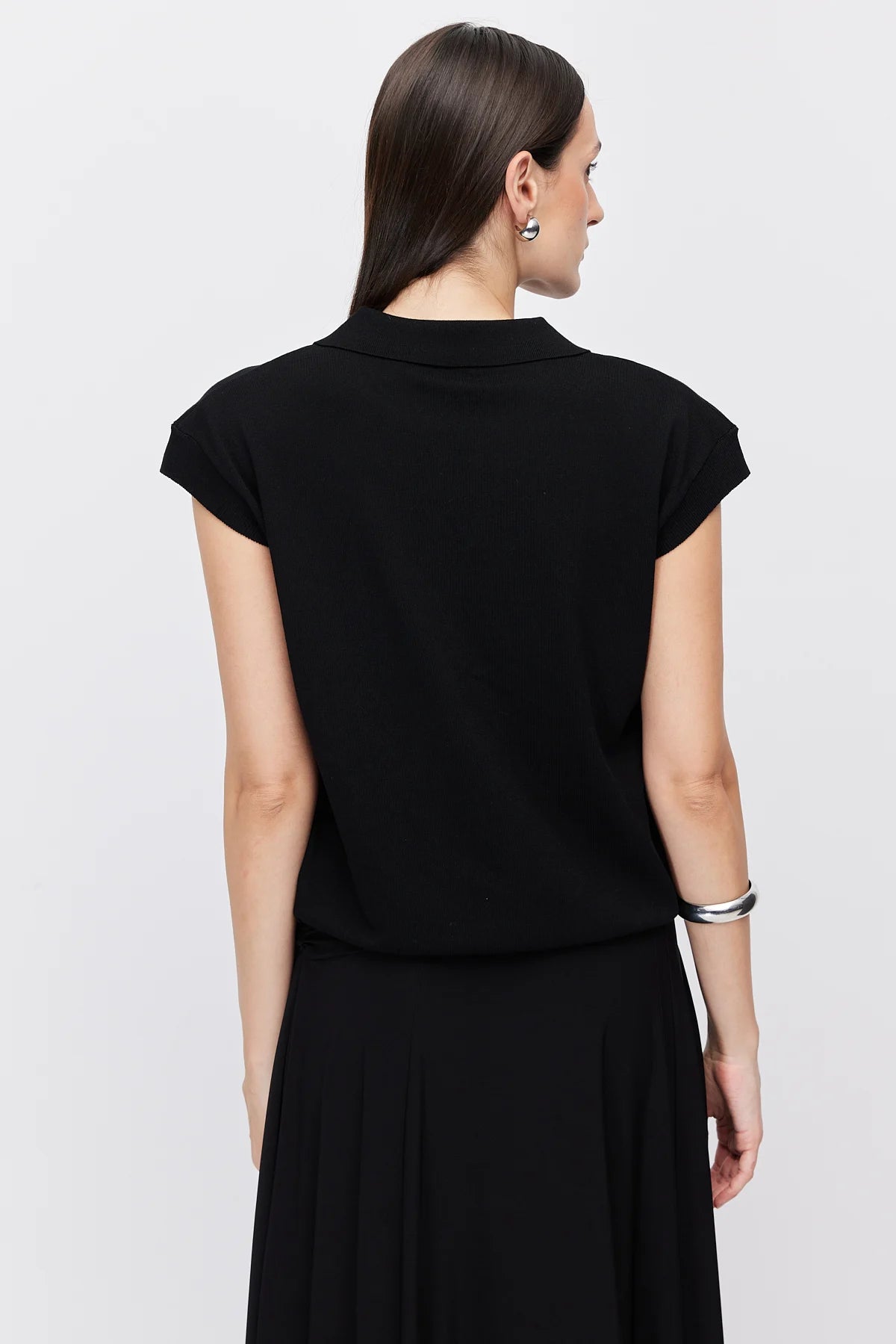 تشێرتی ئافرەتان