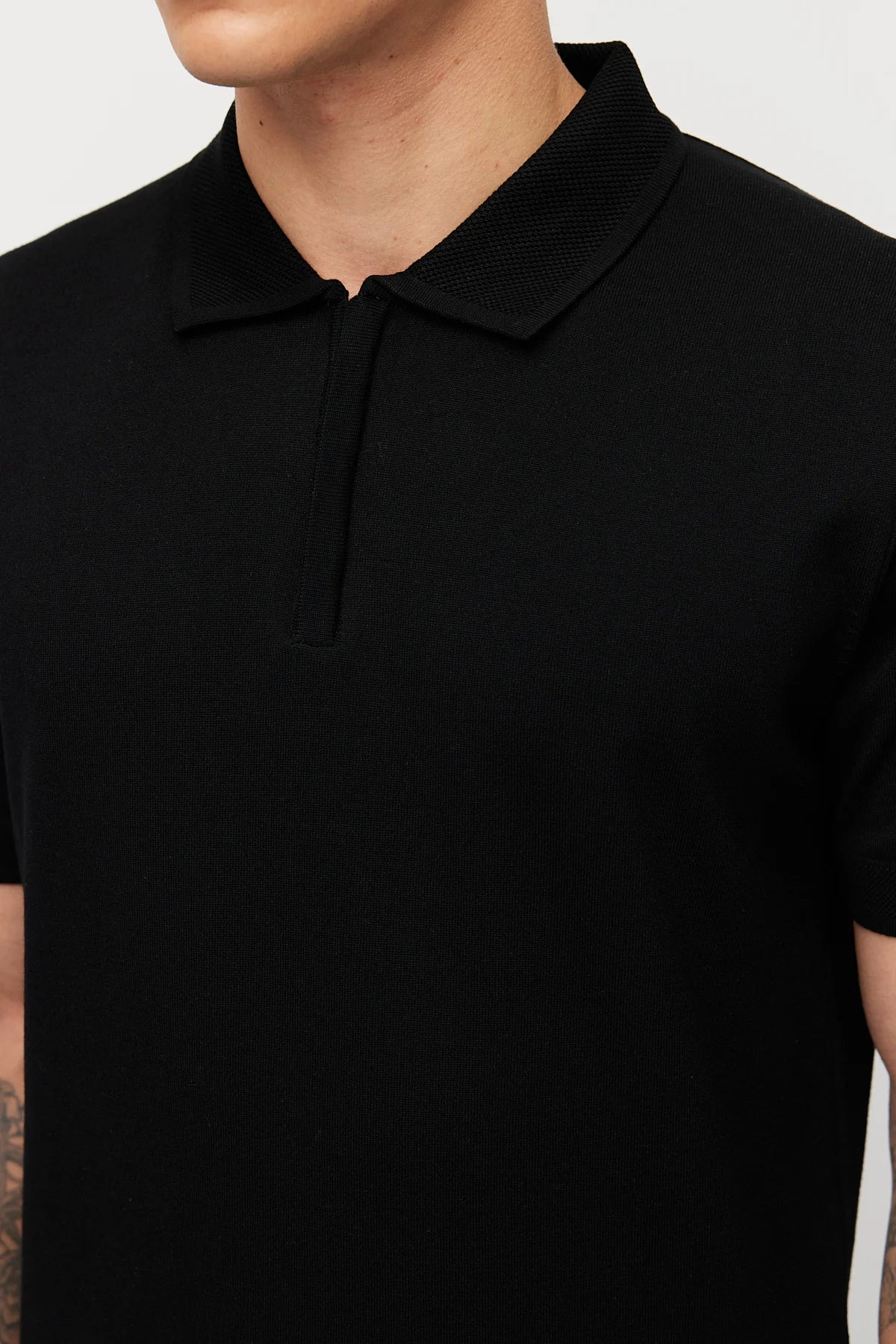 Men's Knitted T-shirt with Concealed Zip Collar