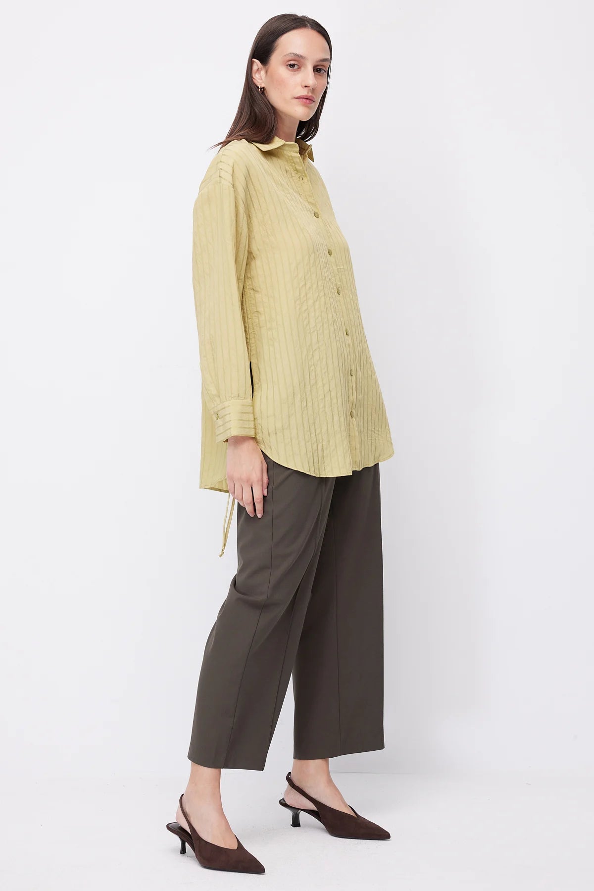 Women's High-Waisted Fabric Trousers with Front Pleat Detail