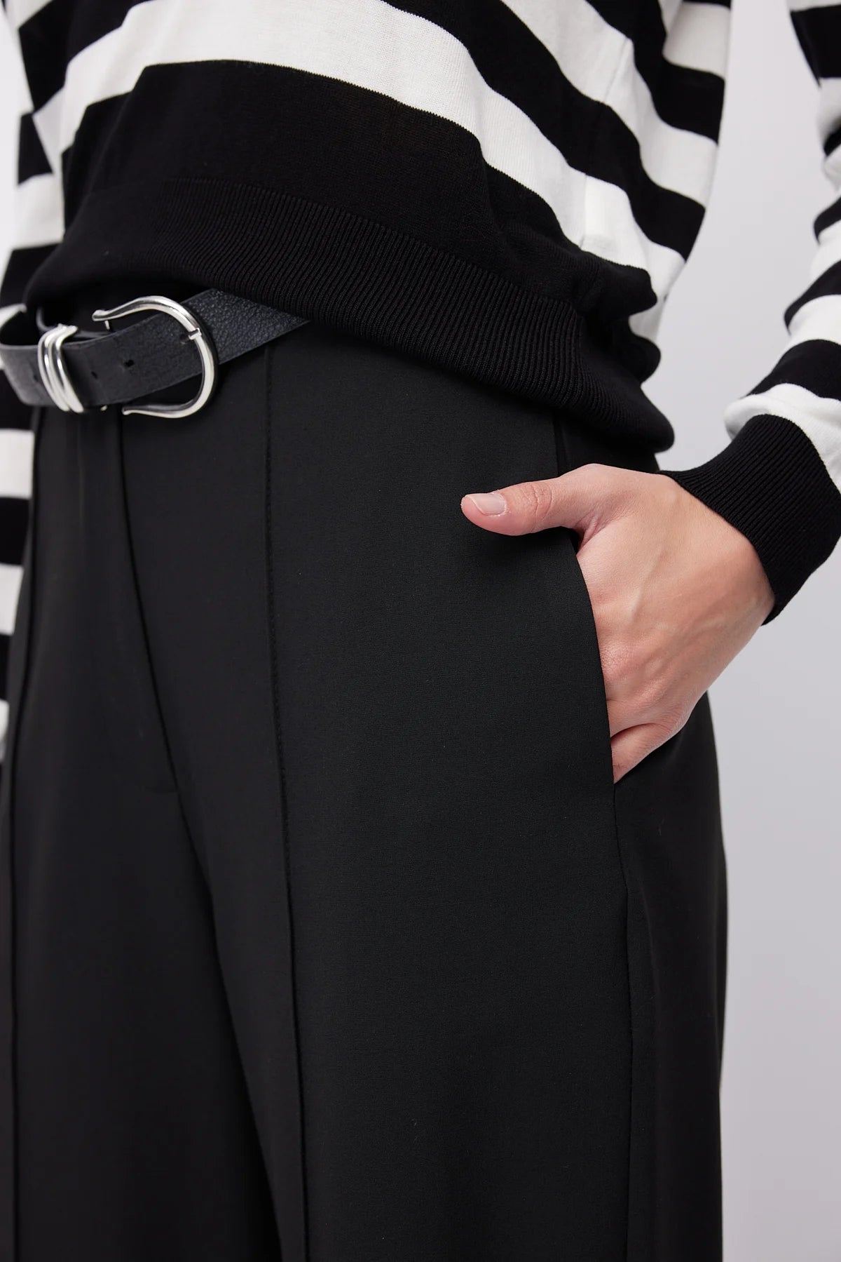 Women's High-Waisted Fabric Trousers with Front Pleat Detail