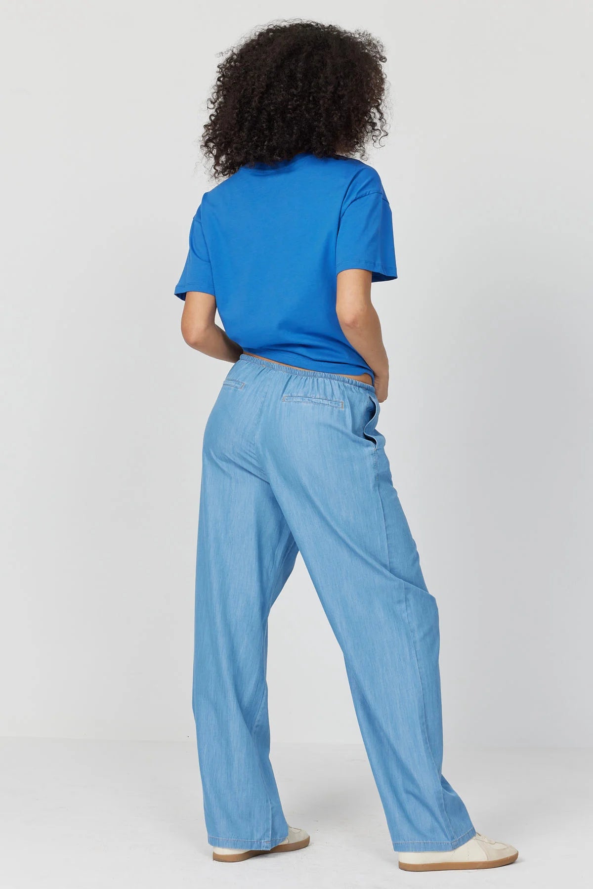 پانتۆڵی کابۆی بە کەمەر لاستیکی ئافرەتان