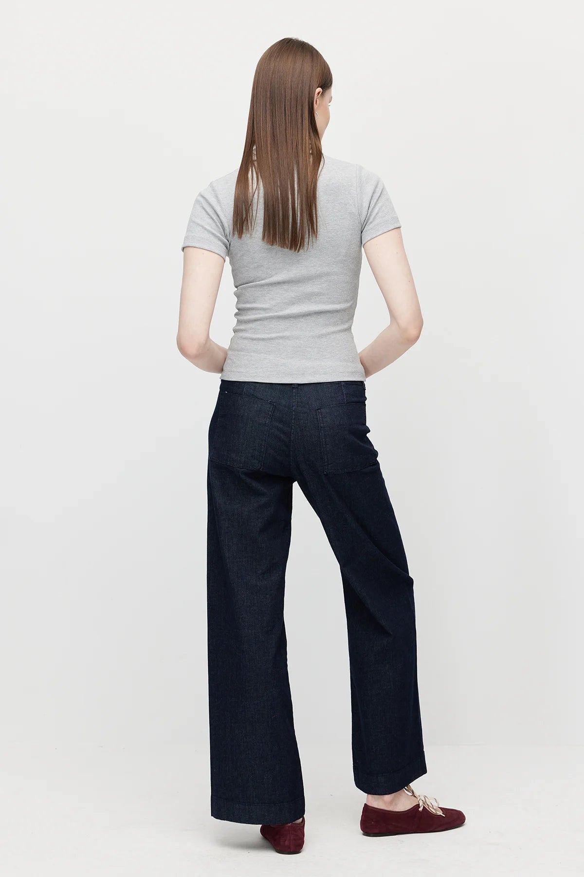 بنطلون جينز نسائي بخصر عالٍ وقصة مستقيمة