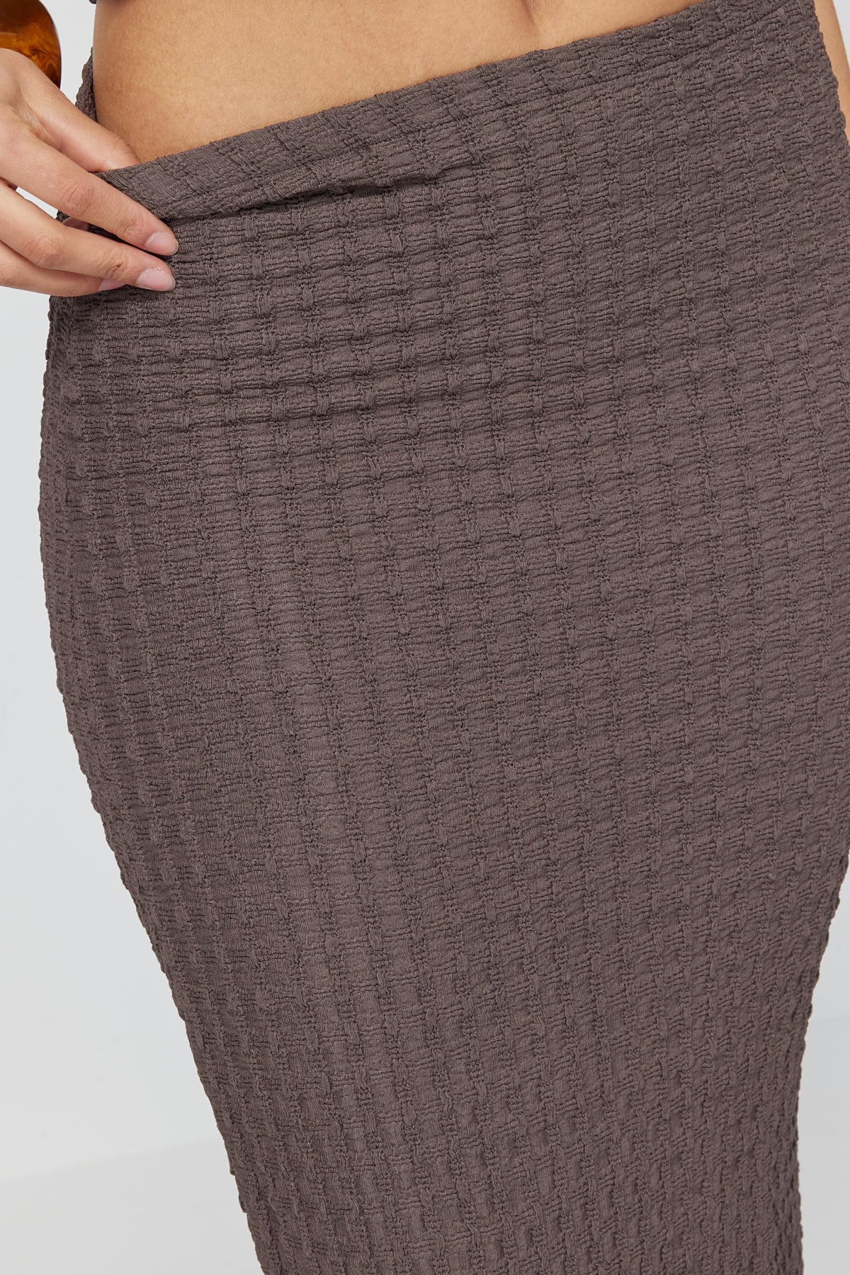 تەنوورەی ڕەنگاوڕەنگی ئافرەتان