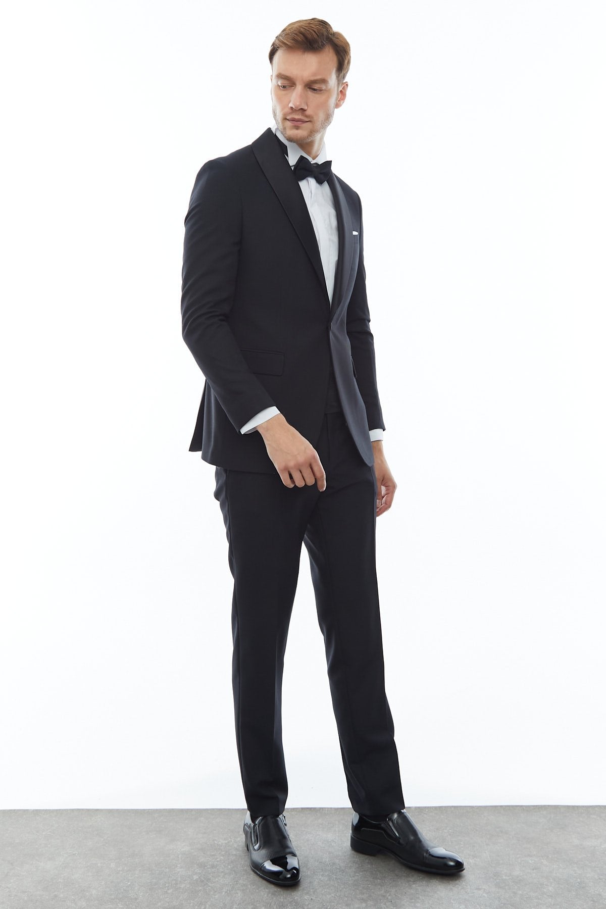 Slim Fit Shawl Collar Groom Suit