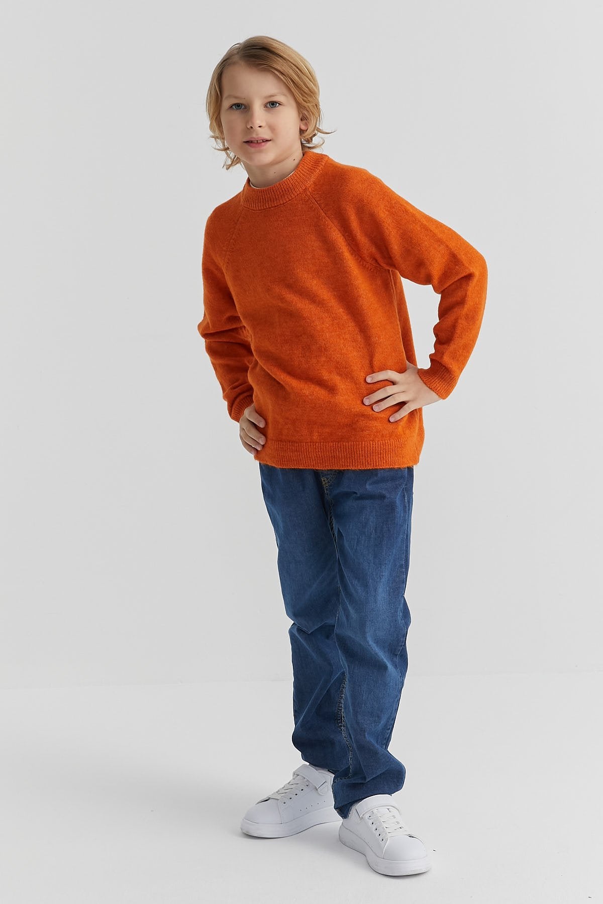 Erkek Çocuk Yuvarlak Yaka Örgü Kazak