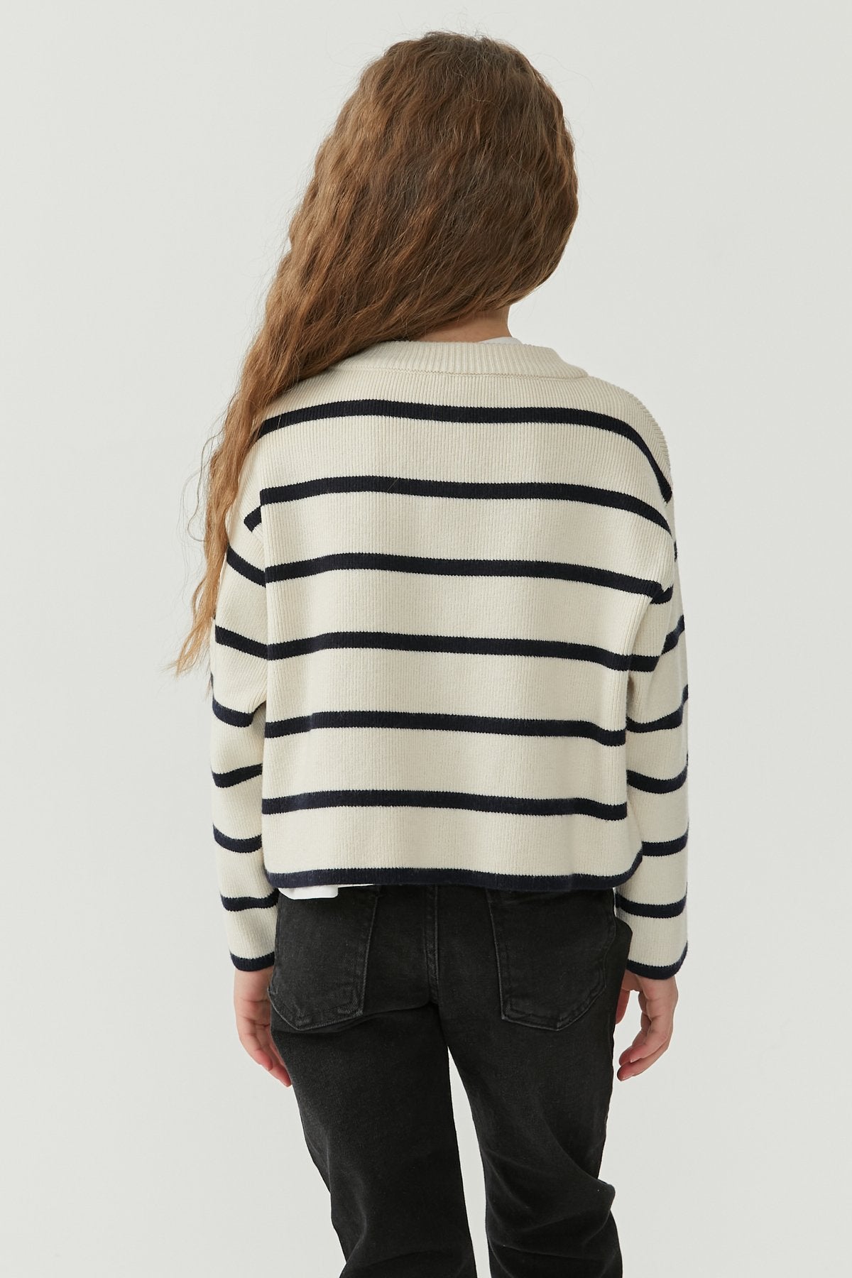 Girl's Crew Neck Buttoned Knit Cardigan