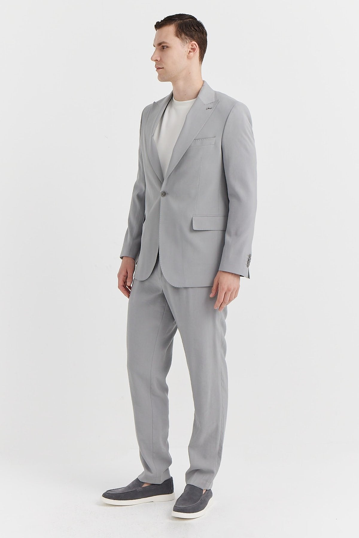 Mono Collar Classic Suit