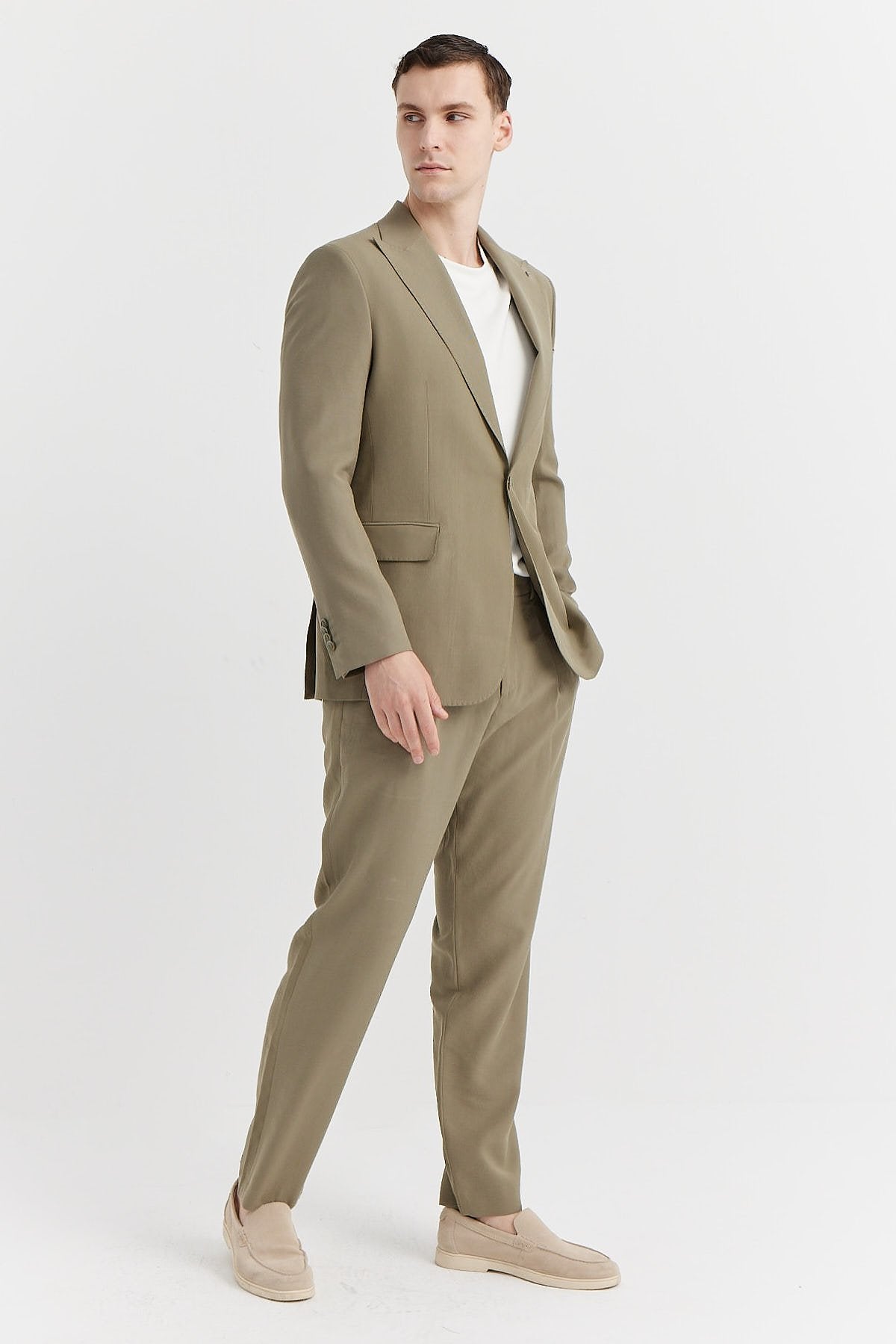 Mono Collar Classic Suit