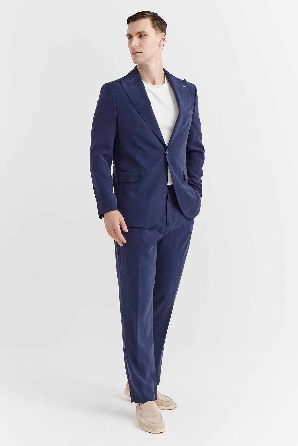 Mono Collar Classic Suit