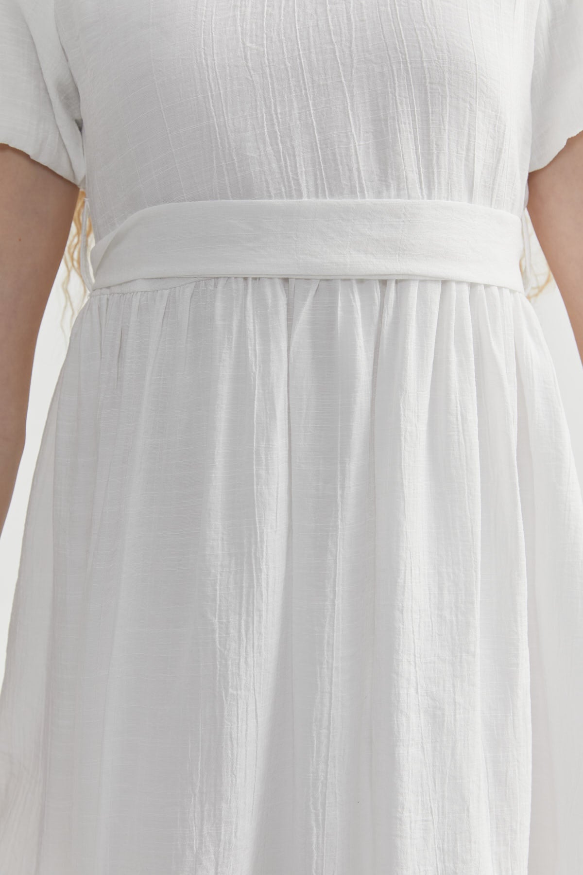 فستان بناتي برباط الخصر