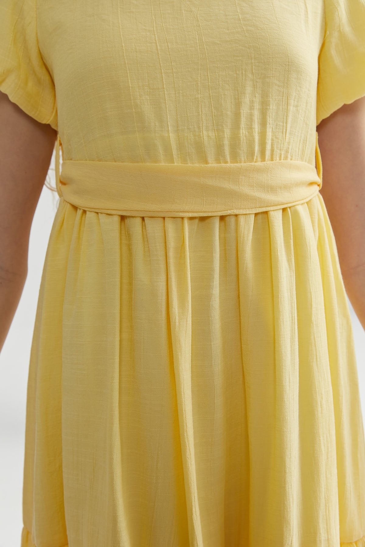 فستان بناتي برباط الخصر