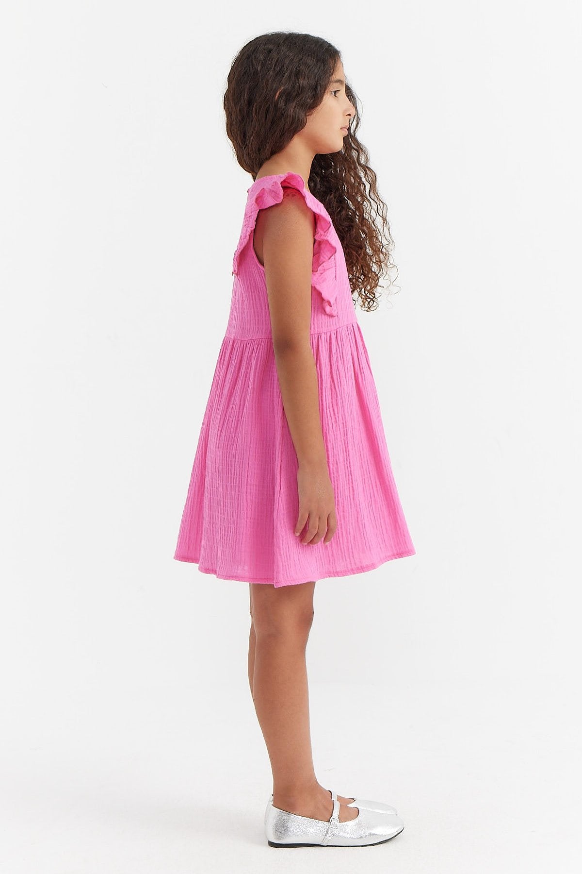 فستان بناتي مزخرف بأكمام مكشكشة