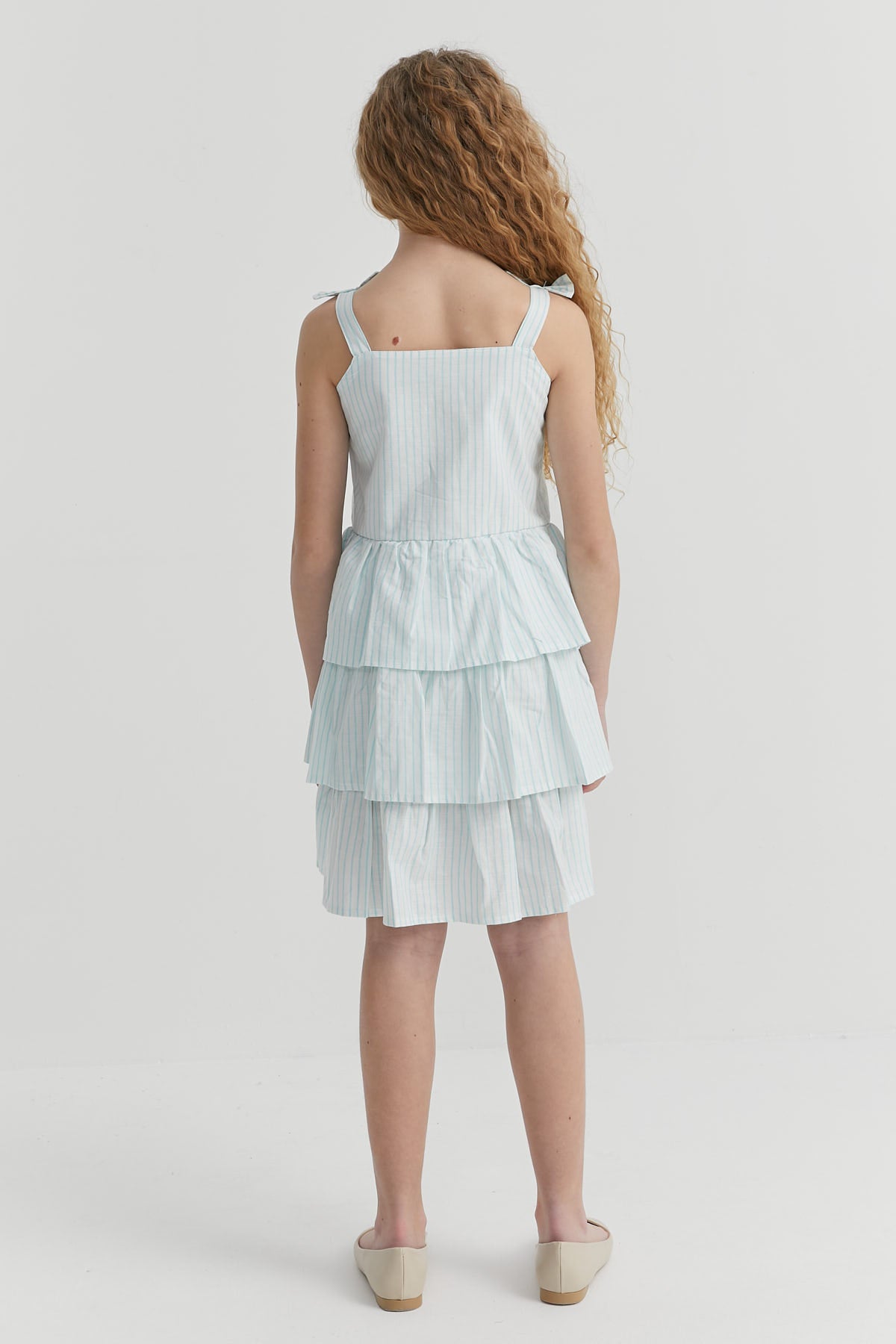 فستان بناتي بأزرار مفصلة