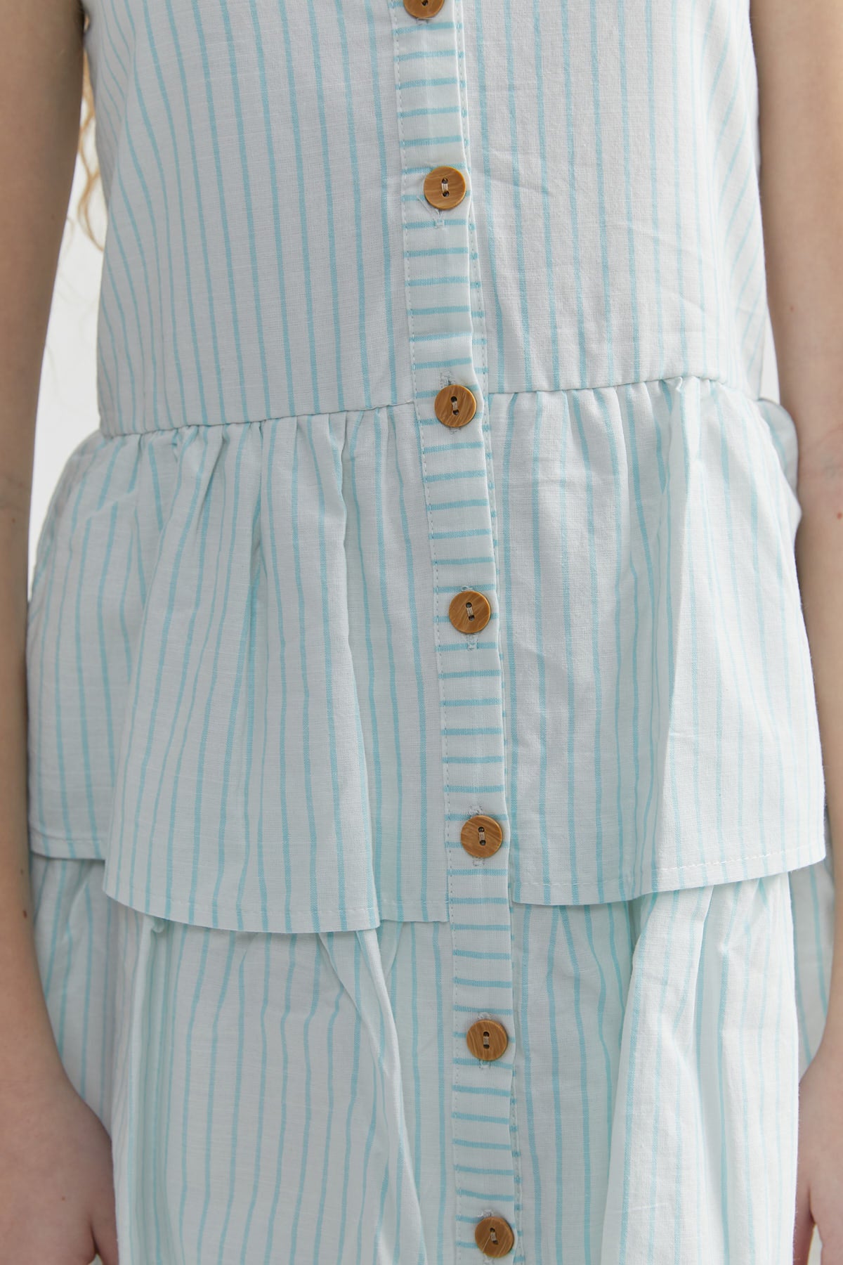 فستان بناتي بأزرار مفصلة