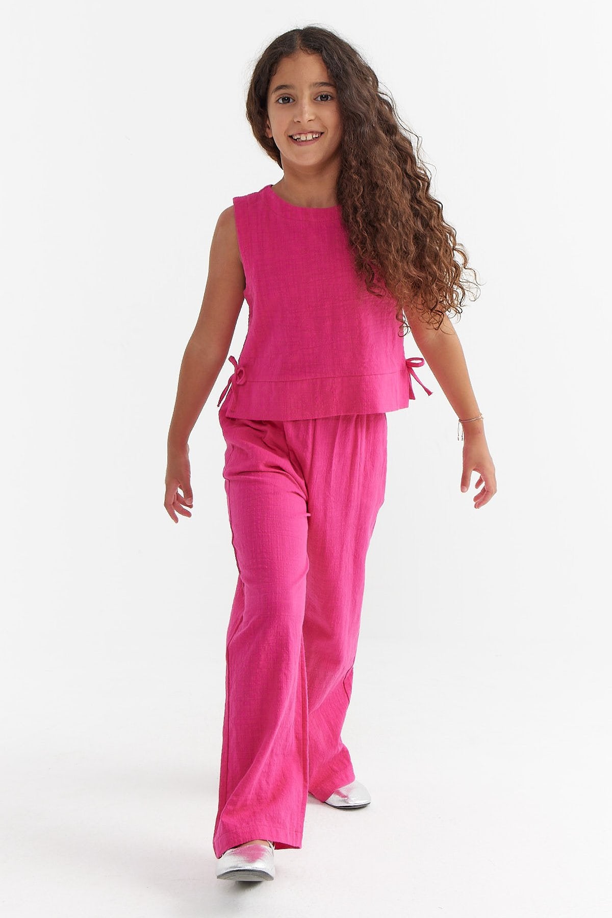 Girl's Textured 2-Piece Set