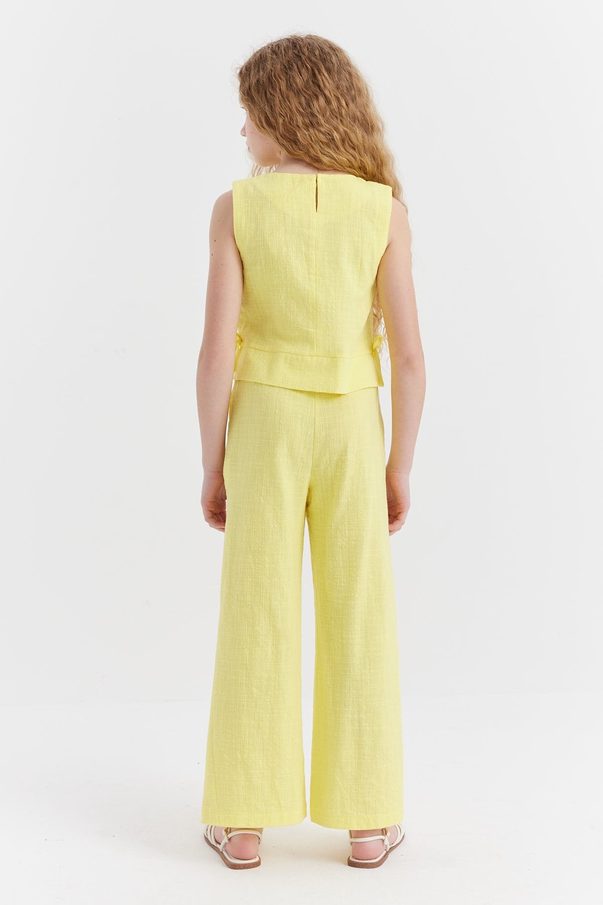 Girl's Textured 2-Piece Set