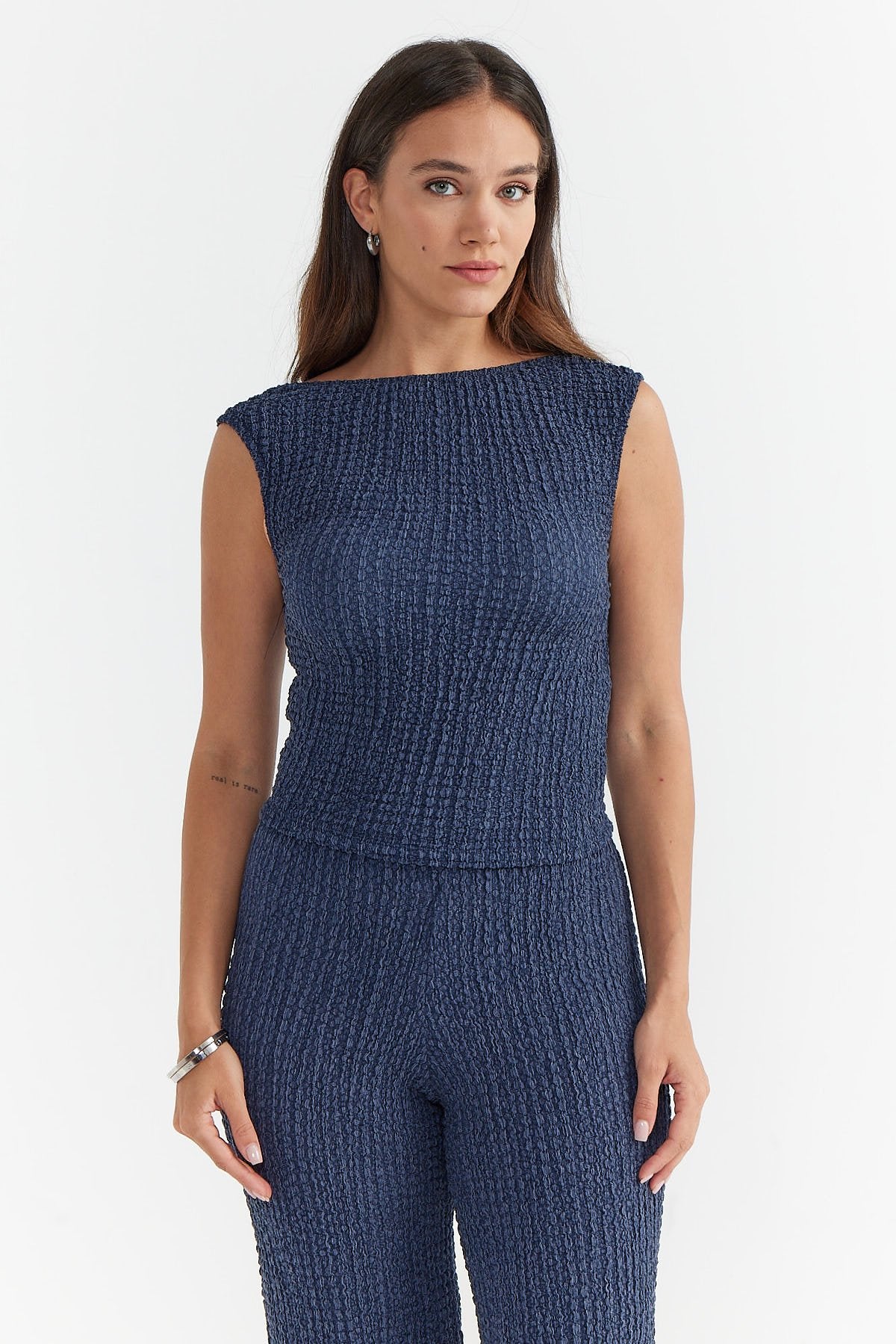 Women's Sleeveless Textured Blouse