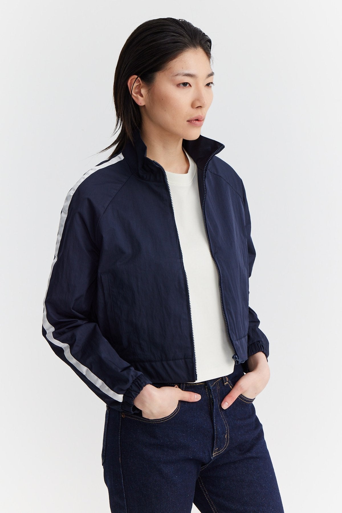 Women's Sleeve Stripe Detailed Parachute Fabric Thin Short Coat