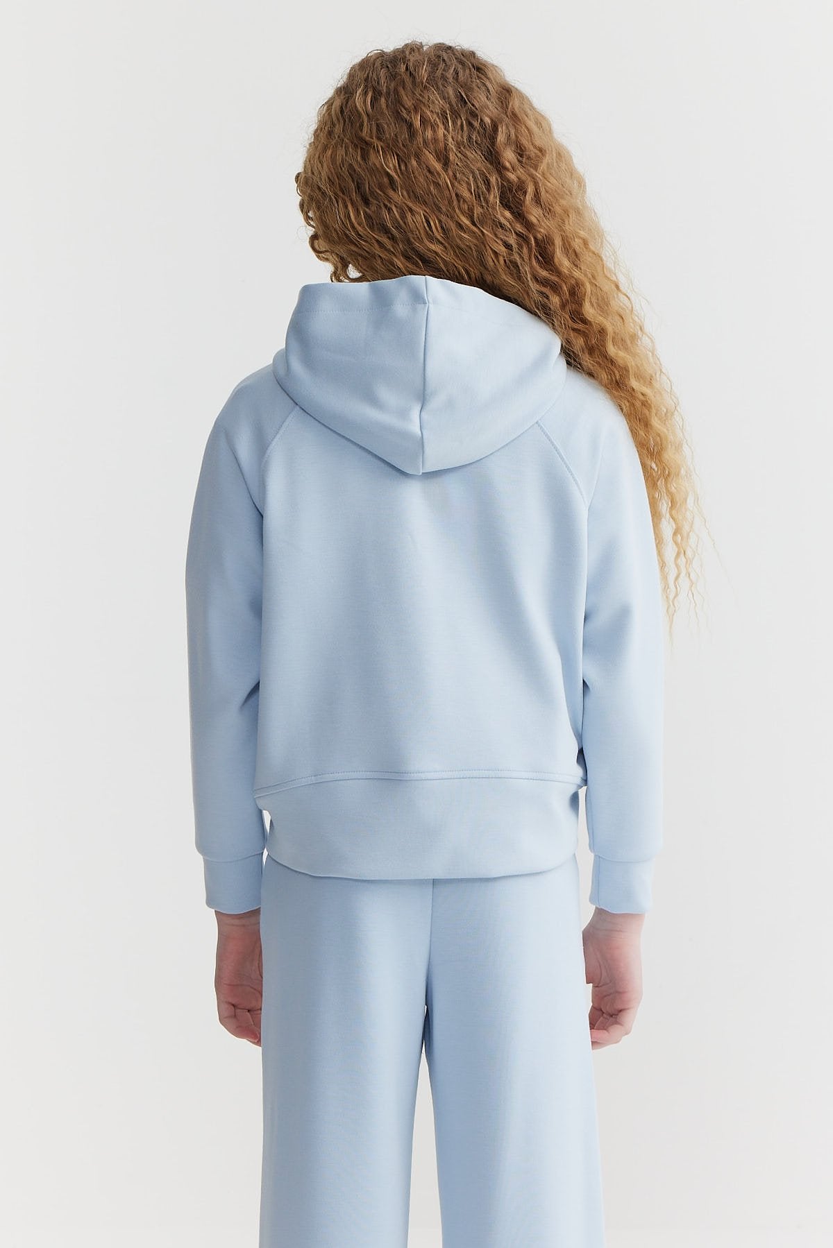 سەرپۆشی ئارەقەی کچان بە کابۆی نەرم و پێکهاتەی نەرم