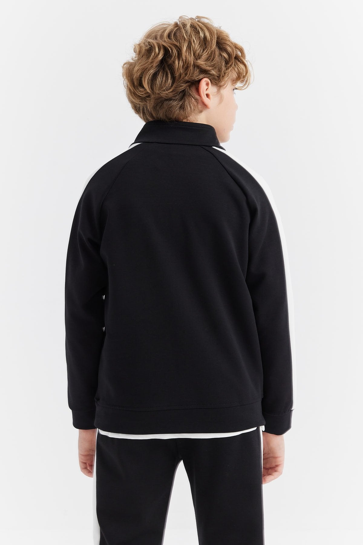 سويت شيرت بسحاب أمامي للأولاد